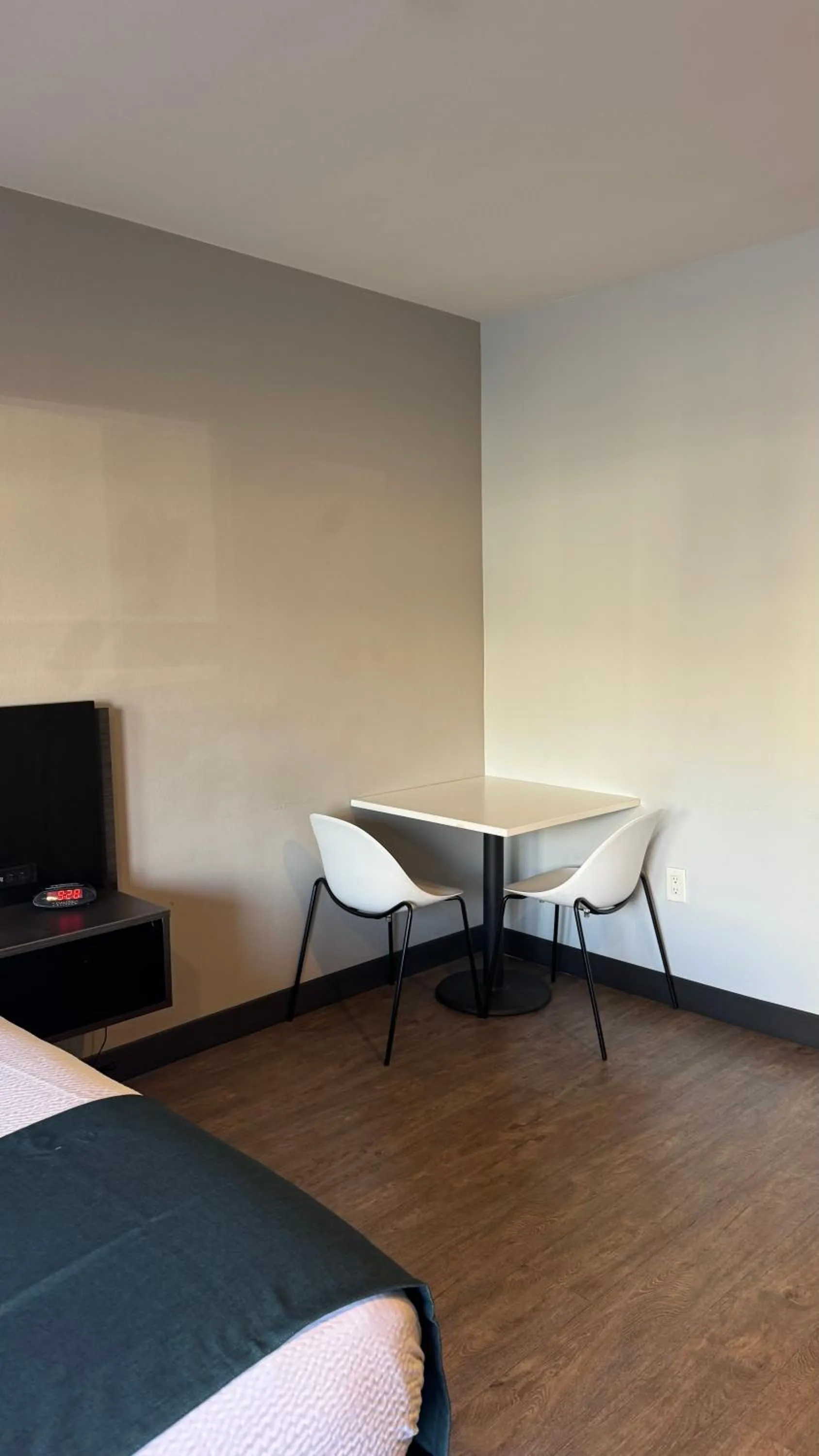 Bedroom, Bed in Studio 6 Corona, CA West