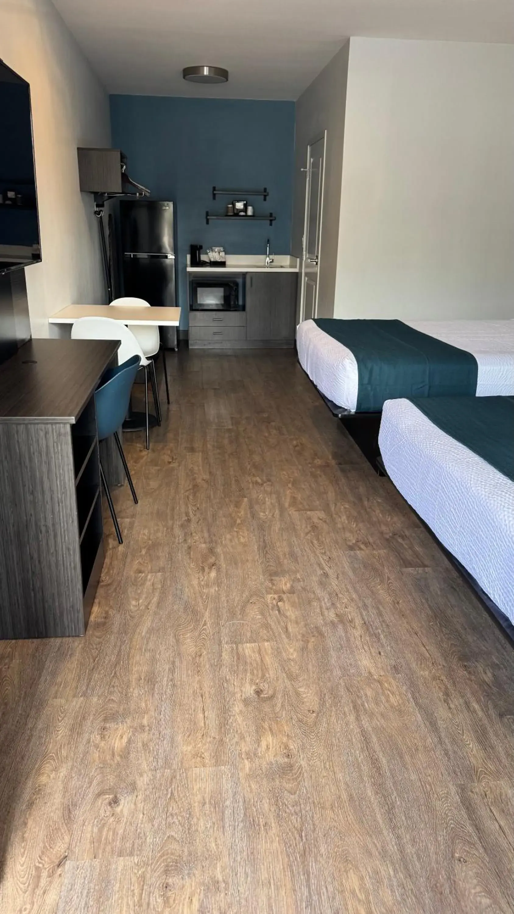 Bedroom, Bed in Studio 6 Corona, CA West Bedroom, Bed in Studio 6 Corona, CA West