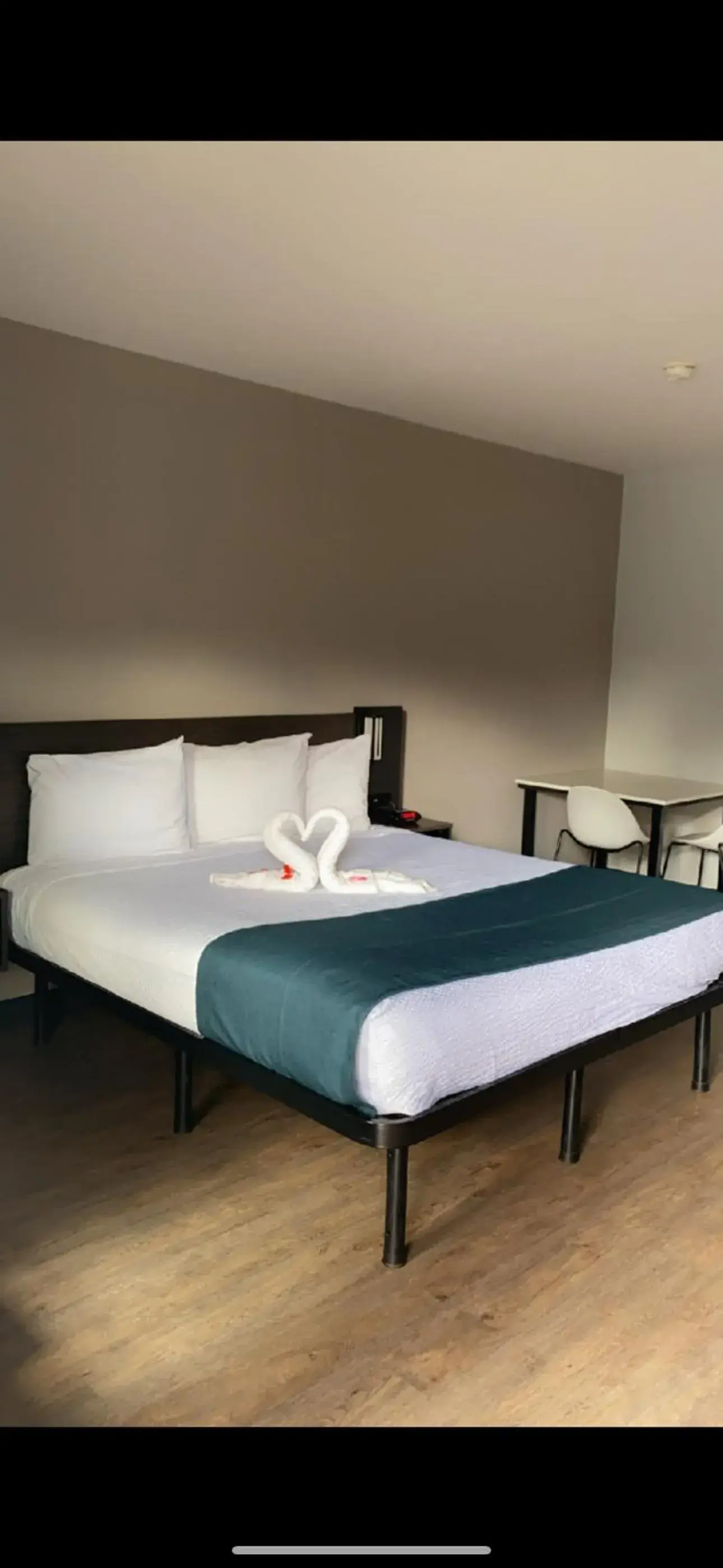 Bedroom, Bed in Studio 6 Corona, CA West Bedroom, Bed in Studio 6 Corona, CA West