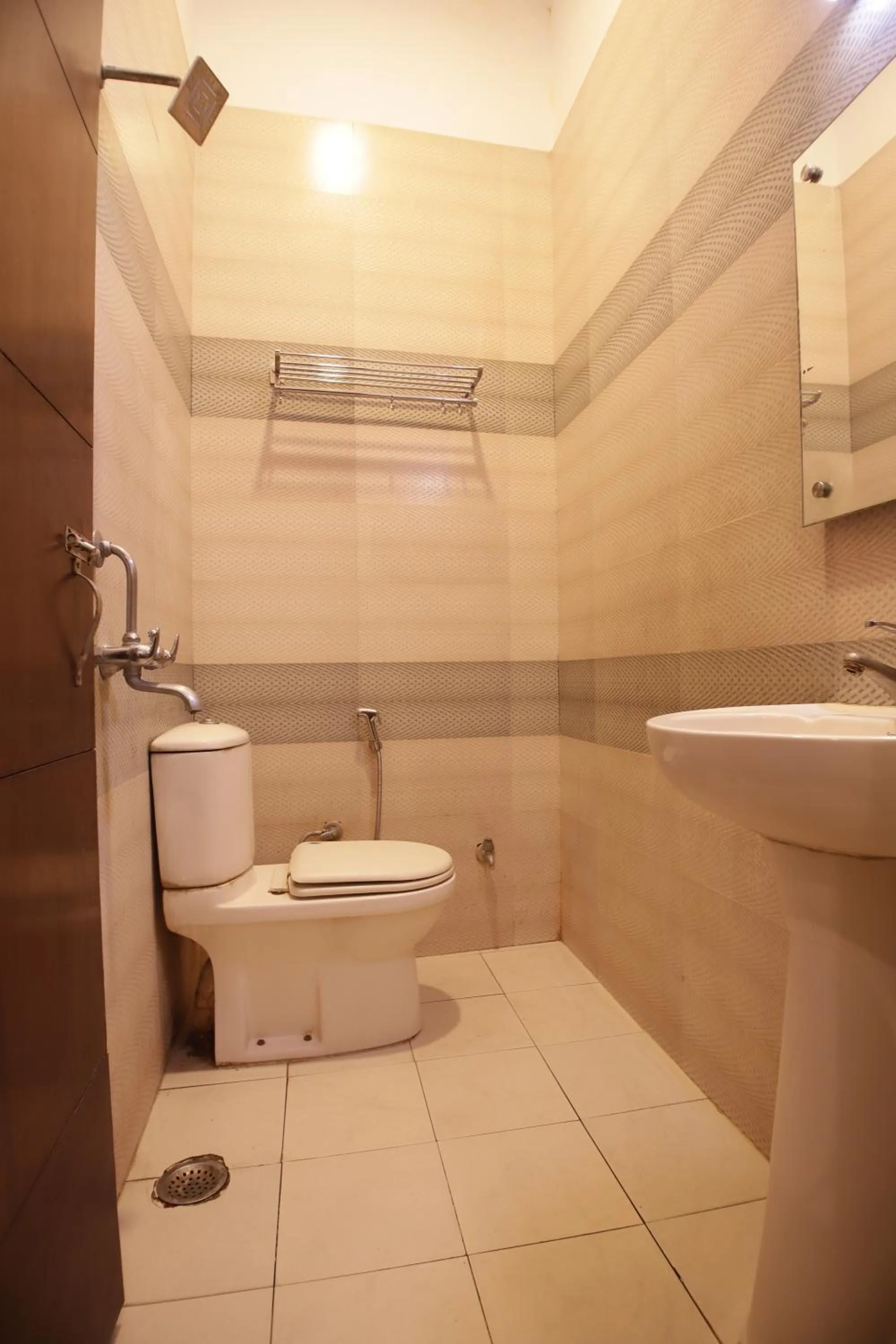 Bathroom in Hotel Golden Wings