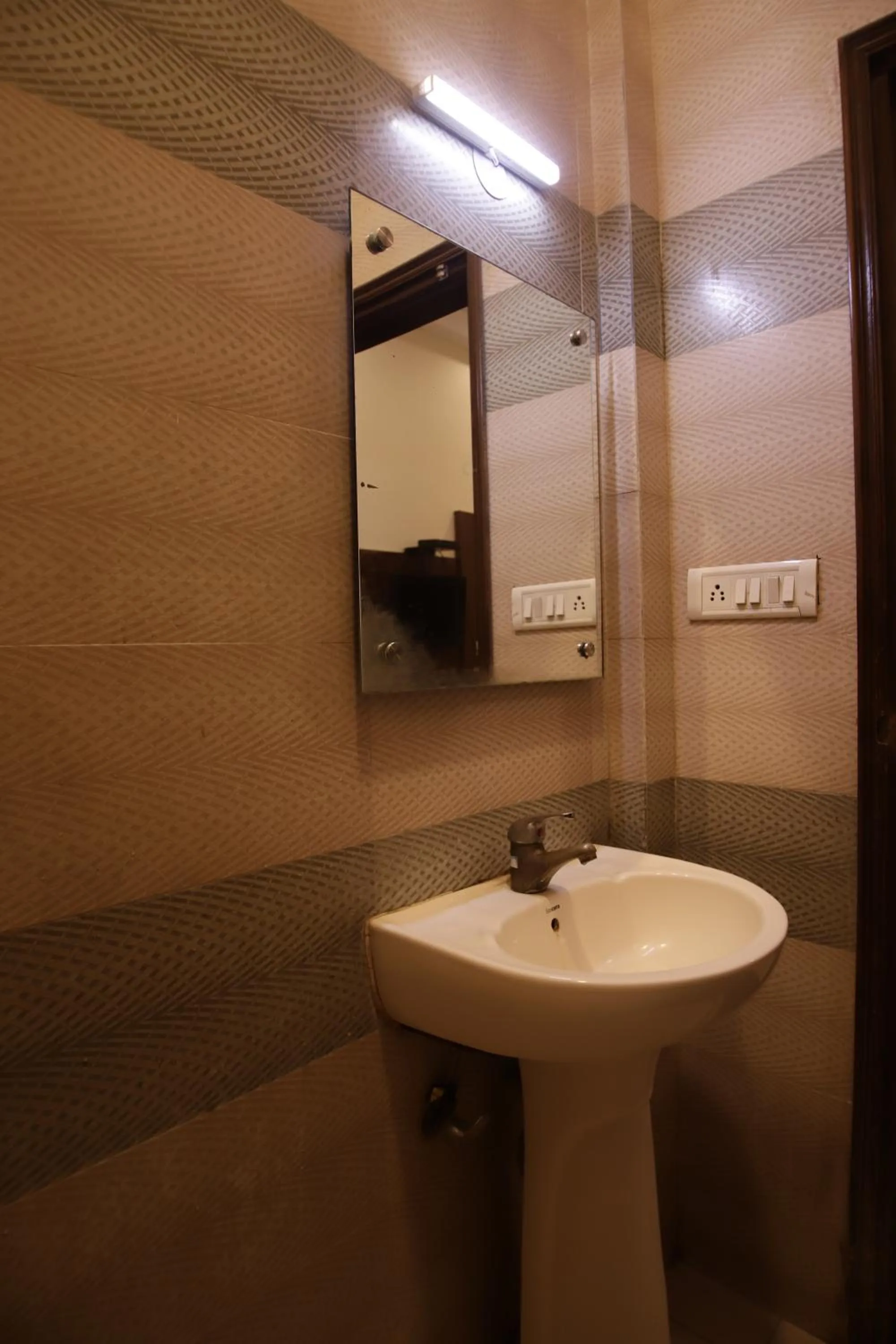 Bathroom in Hotel Golden Wings