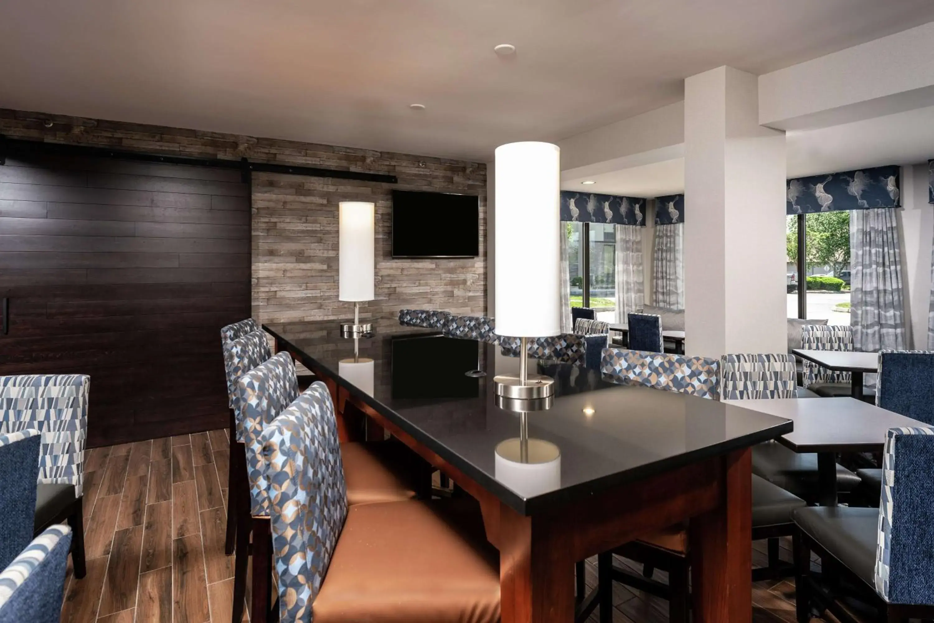 Restaurant/places to eat in Hampton Inn Fall River/Westport Restaurant/places to eat in Hampton Inn Fall River/Westport