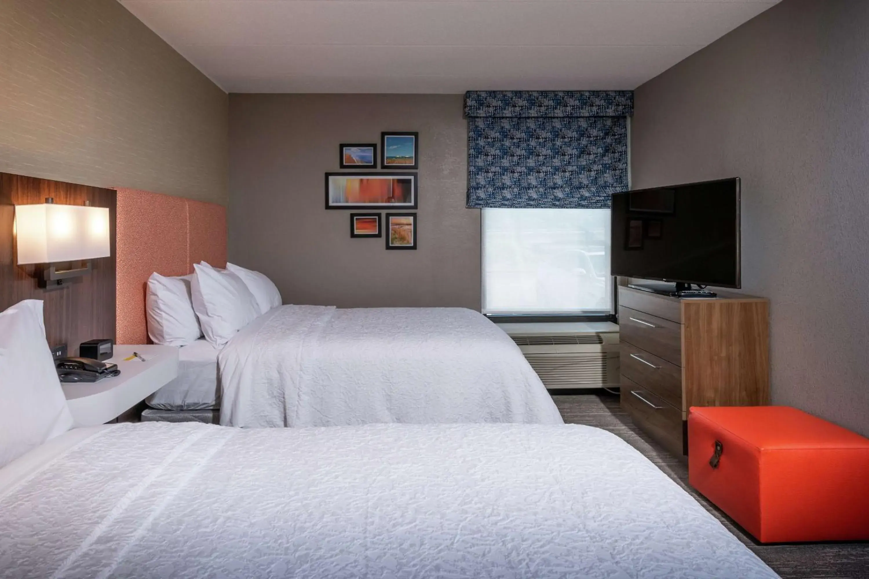 Bedroom, Bed in Hampton Inn Fall River/Westport Bedroom, Bed in Hampton Inn Fall River/Westport