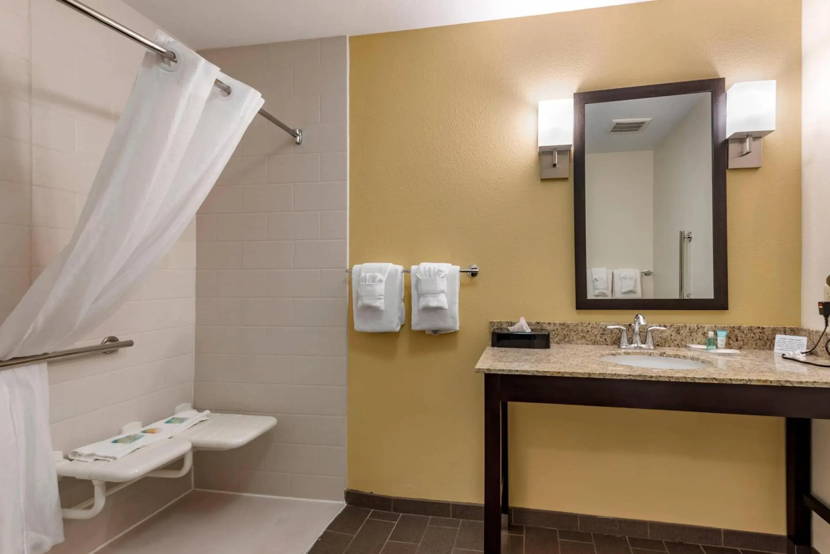 Bedroom in MainStay Suites Moab near Arches National Park Bedroom in MainStay Suites Moab near Arches National Park