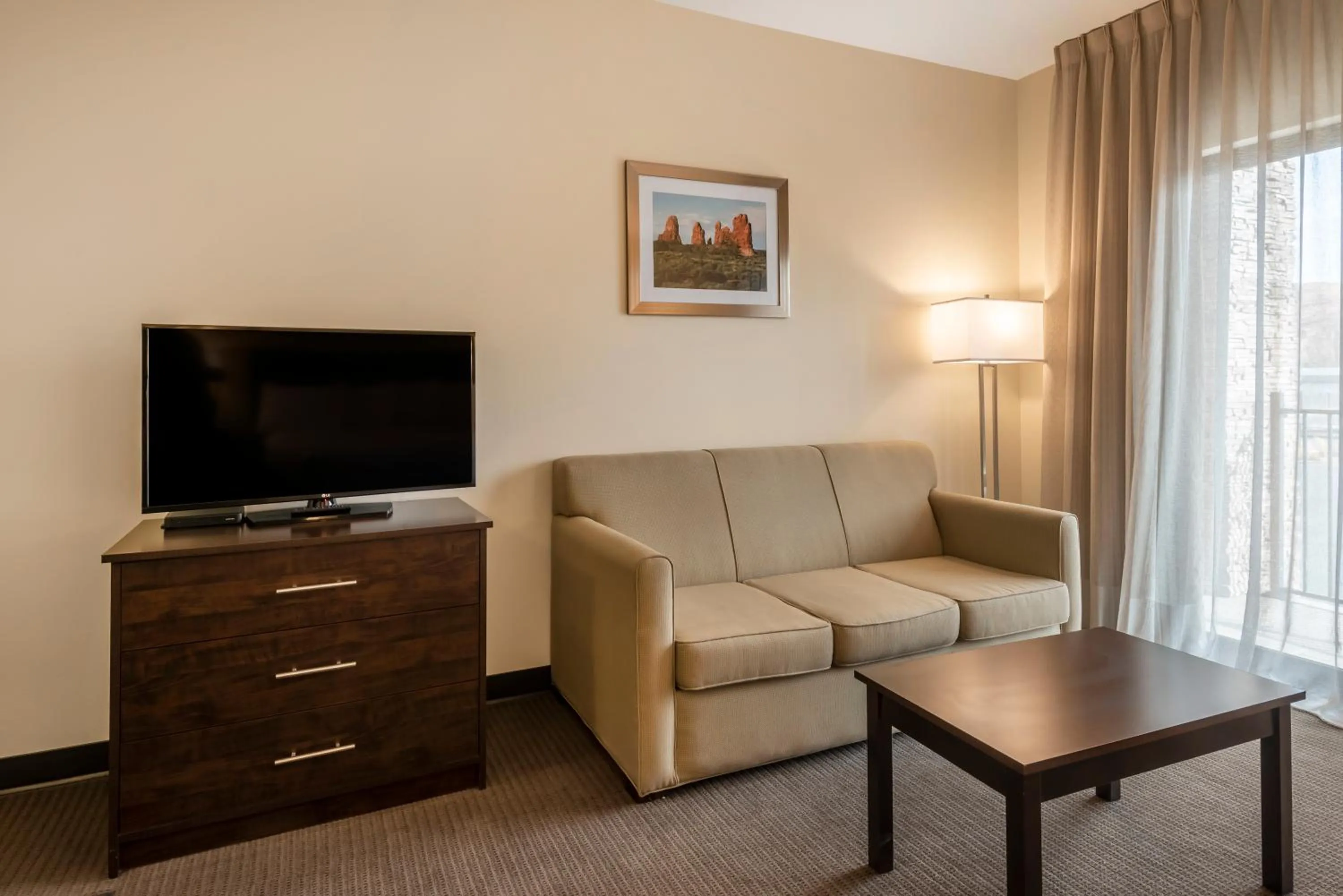 Living room in MainStay Suites Moab near Arches National Park