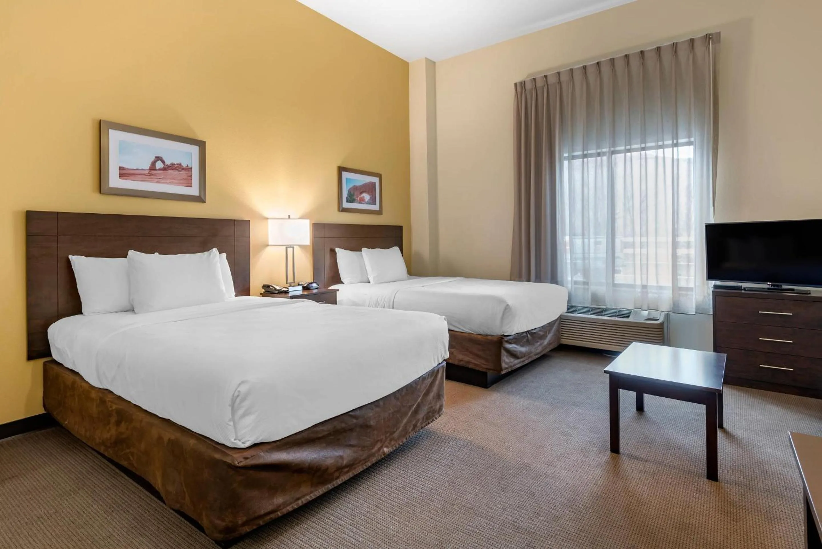 Bedroom, Bed in MainStay Suites Moab near Arches National Park