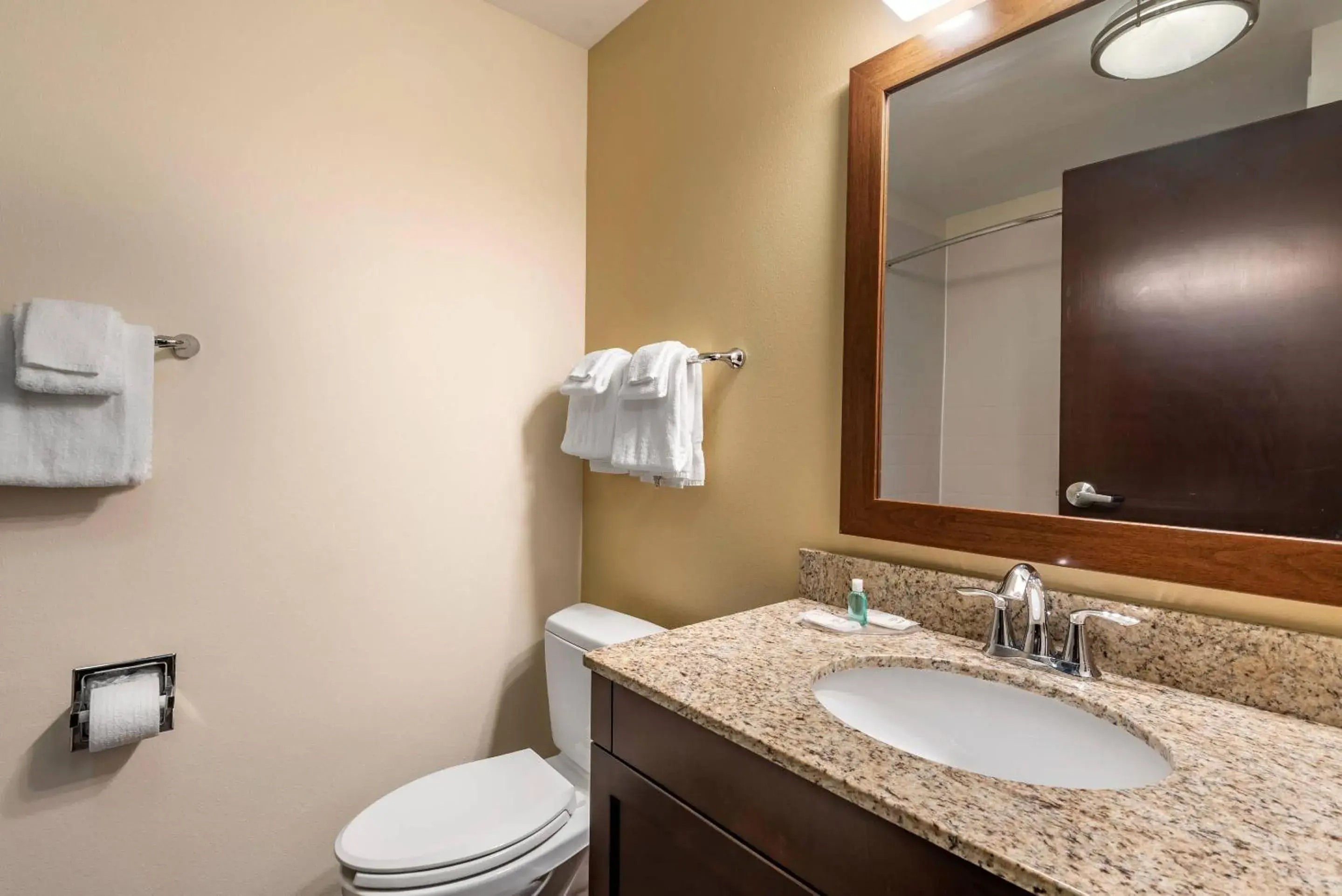 Bedroom in MainStay Suites Moab near Arches National Park Bedroom in MainStay Suites Moab near Arches National Park