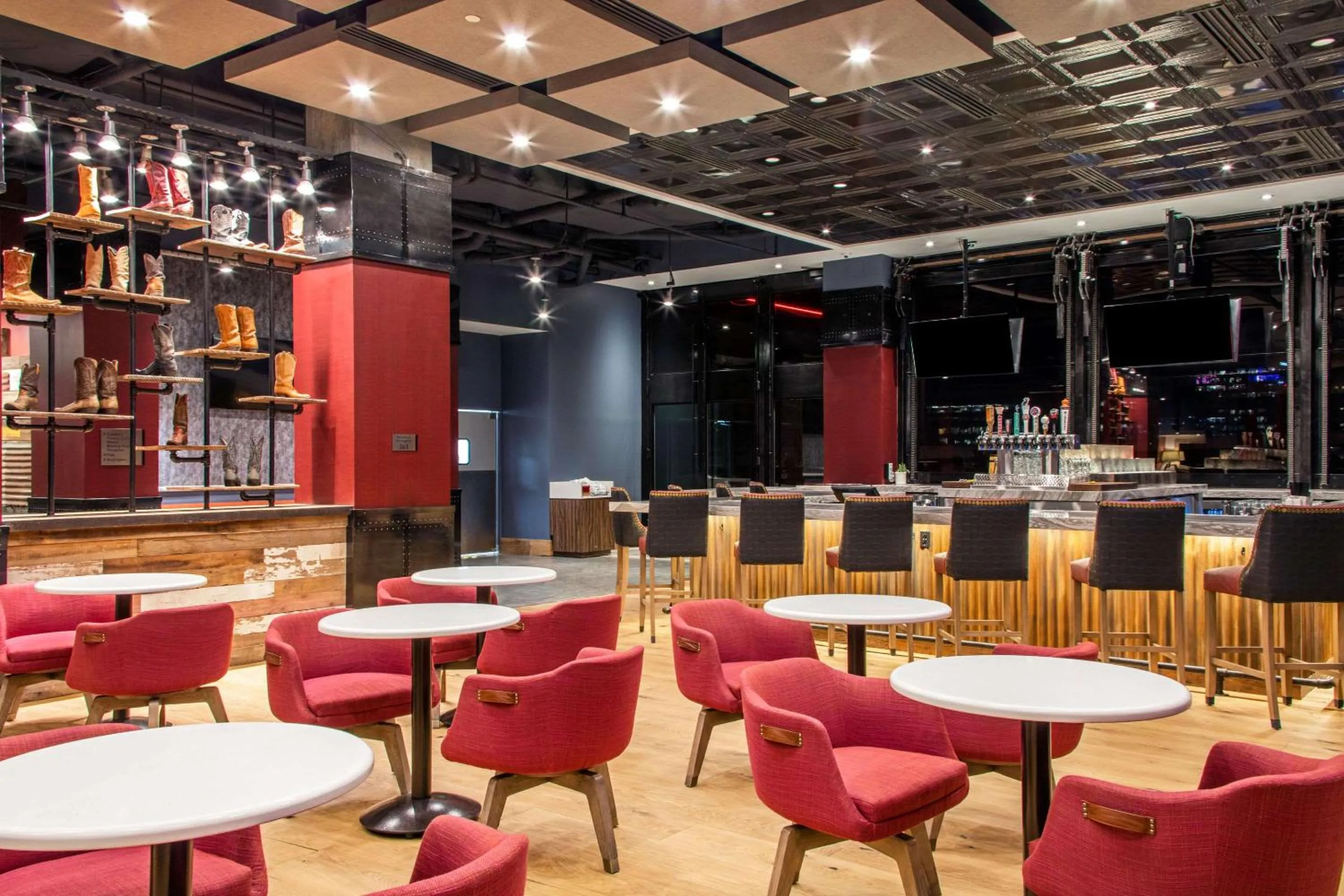 Restaurant/places to eat in Cambria Hotel Nashville Downtown