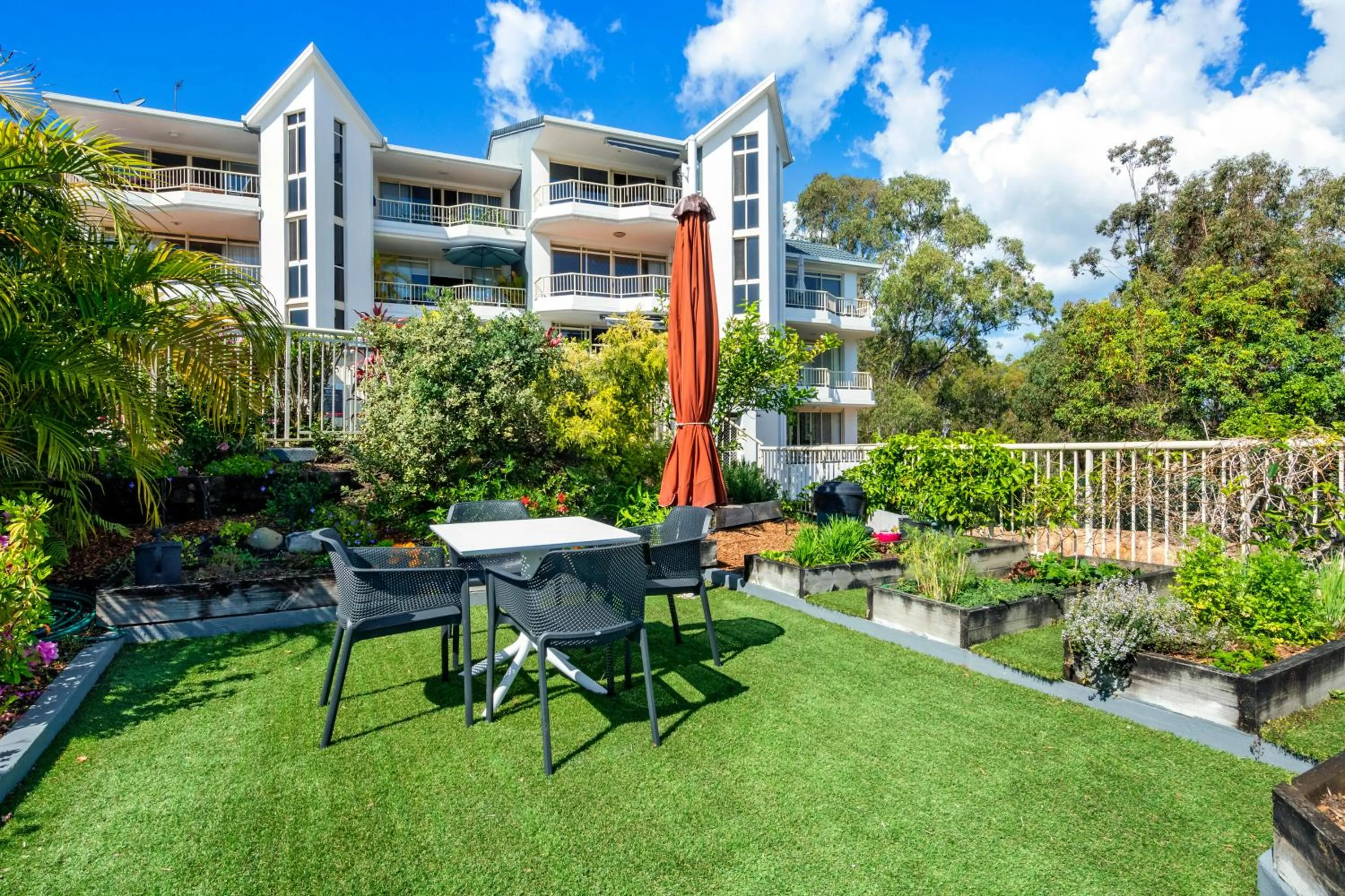 Garden in The Hill Apartments Currumbin Beach