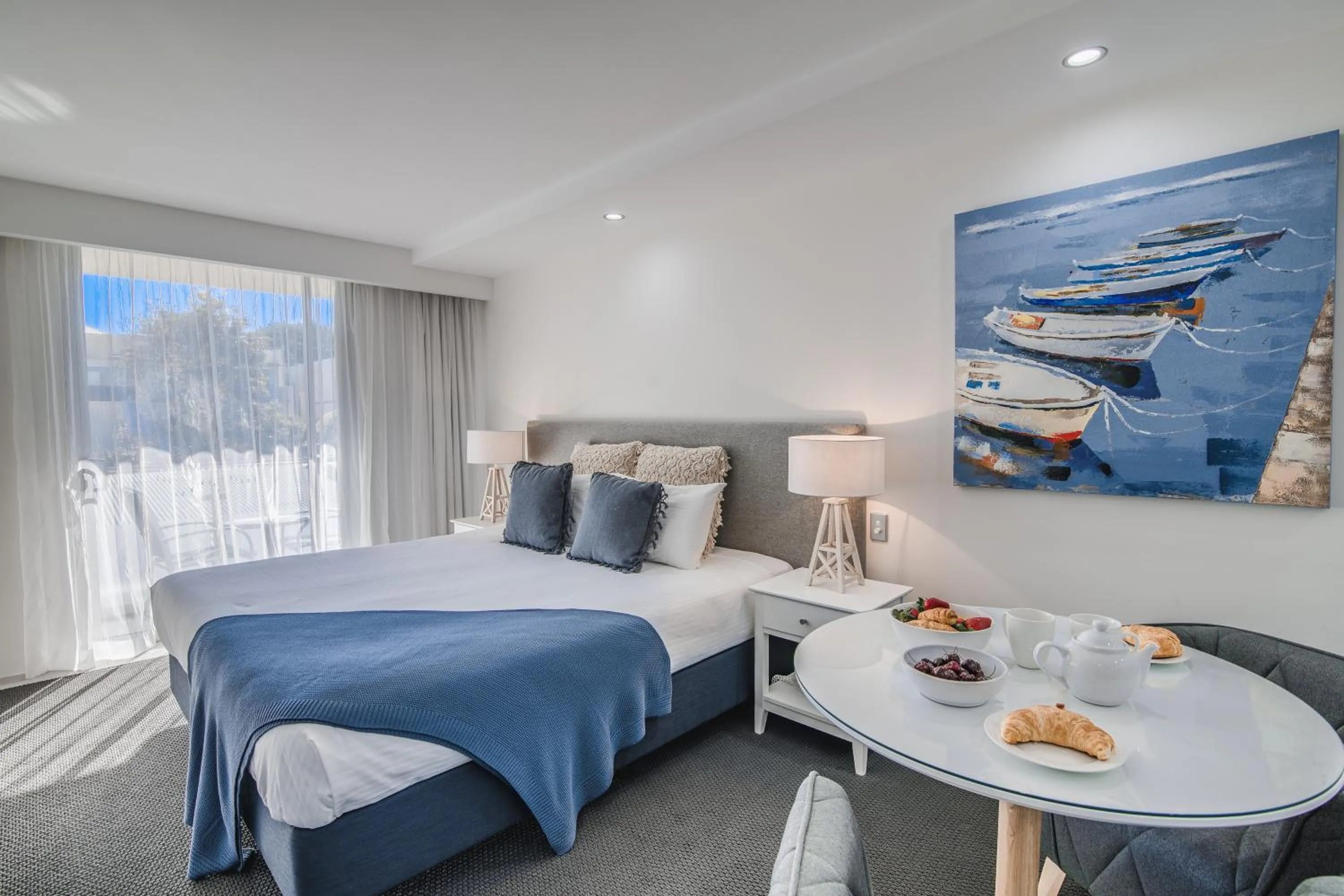 Photo of the whole room, Bed in Hotel Laguna