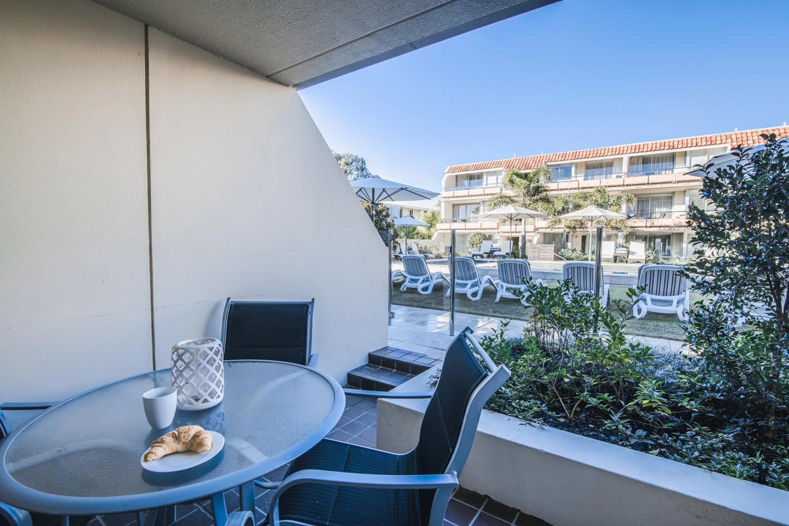 Pool view in Hotel Laguna
