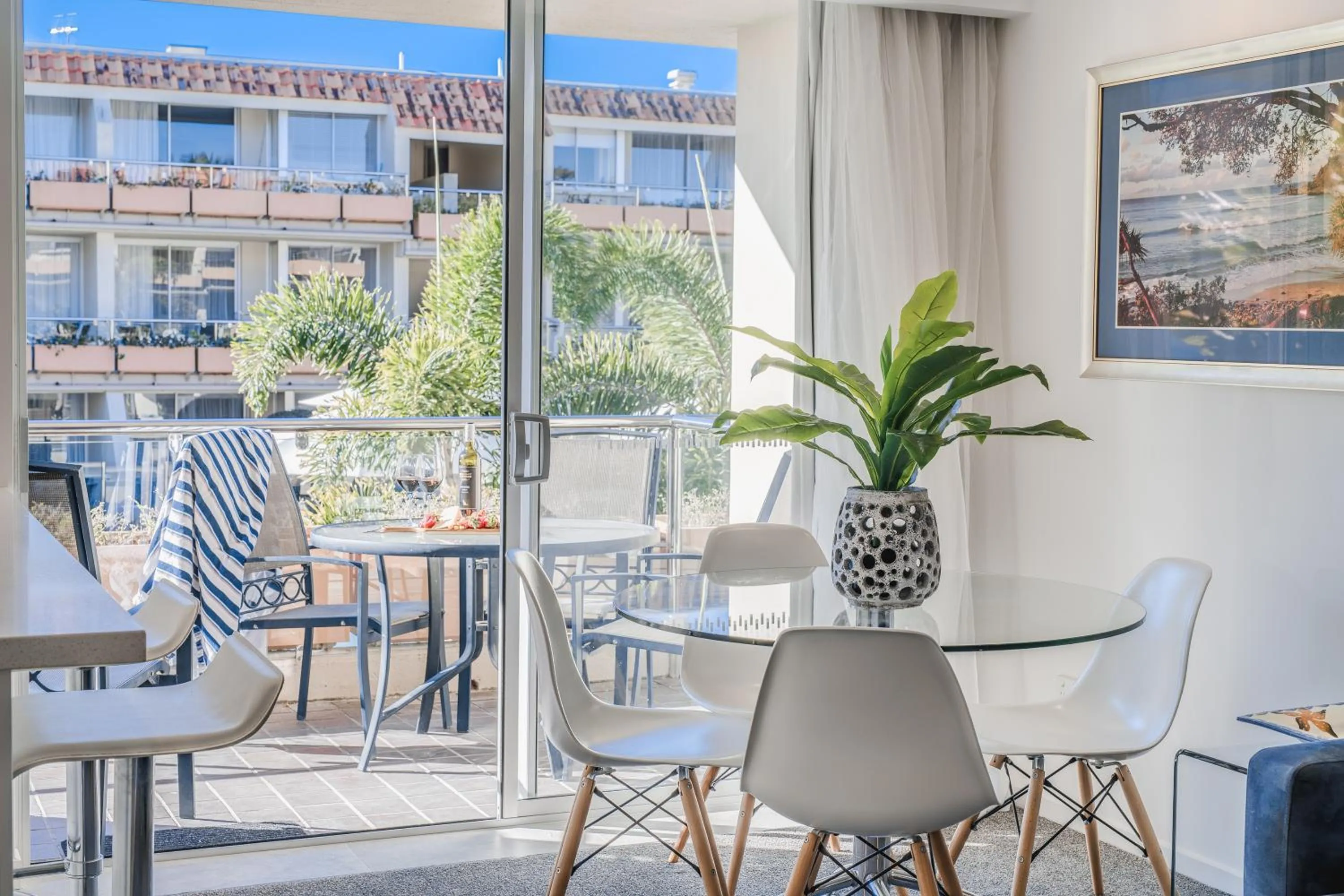 Dining area in Hotel Laguna