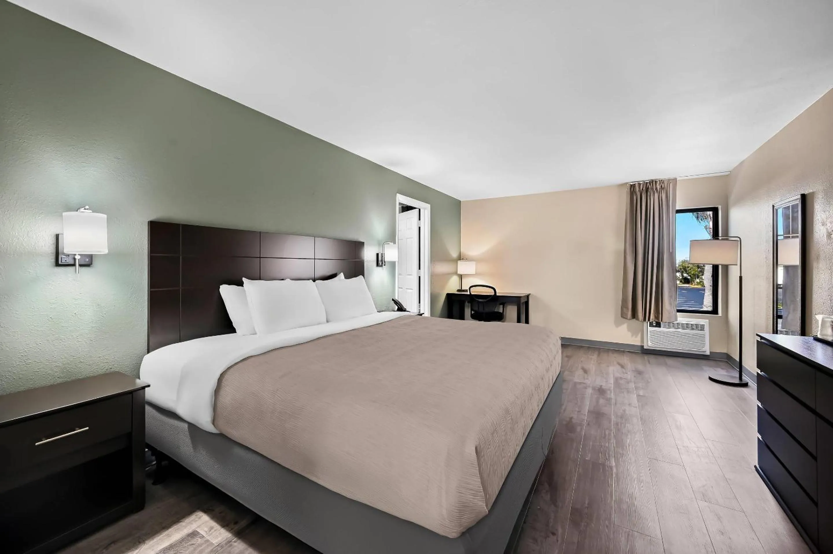 Bedroom, Bed in Quality Inn Fort Myers Cape Coral