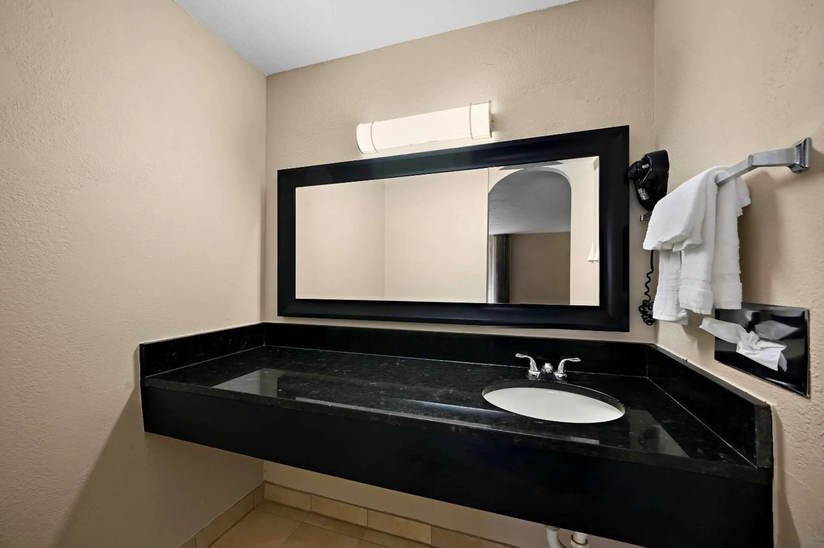 Bedroom in Quality Inn Fort Myers Cape Coral