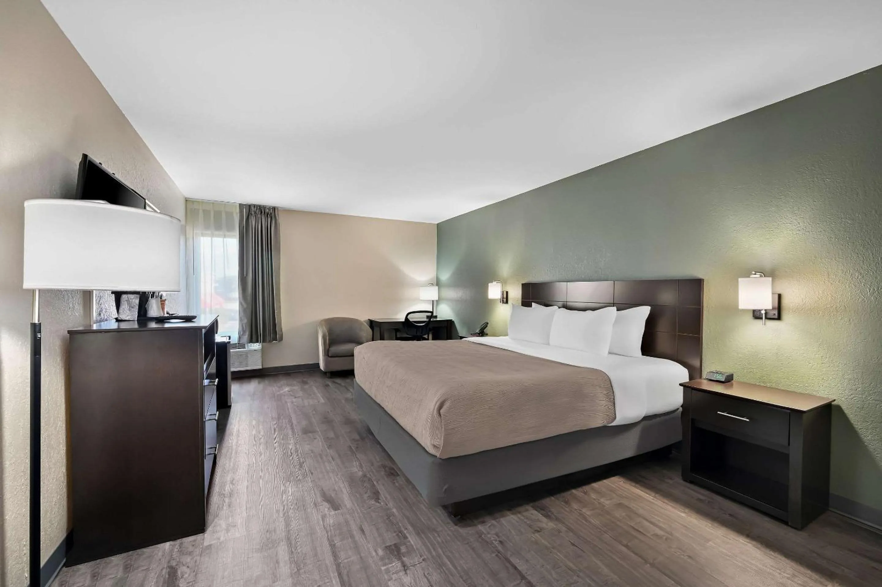 Bedroom, Bed in Quality Inn Fort Myers Cape Coral