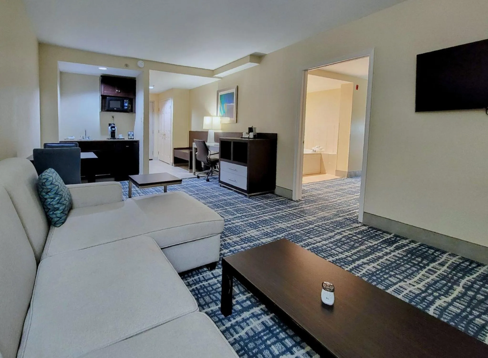 Photo of the whole room in Holiday Inn - Belcamp - Aberdeen Area by IHG