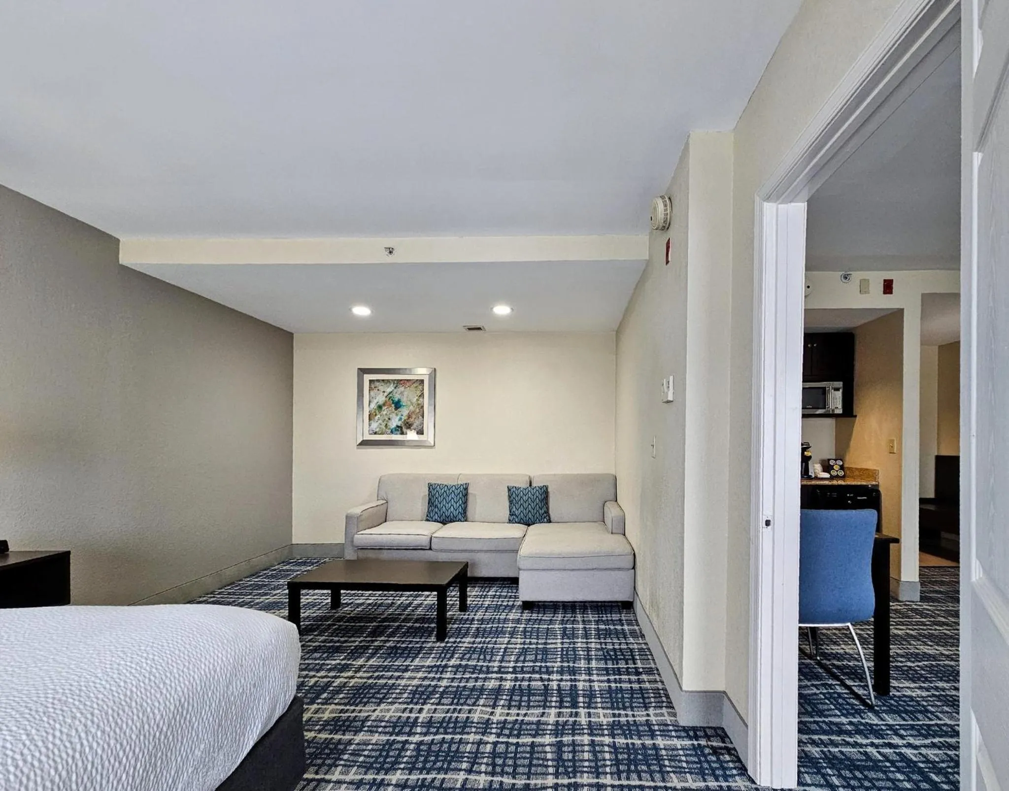 Photo of the whole room, Bed in Holiday Inn - Belcamp - Aberdeen Area by IHG