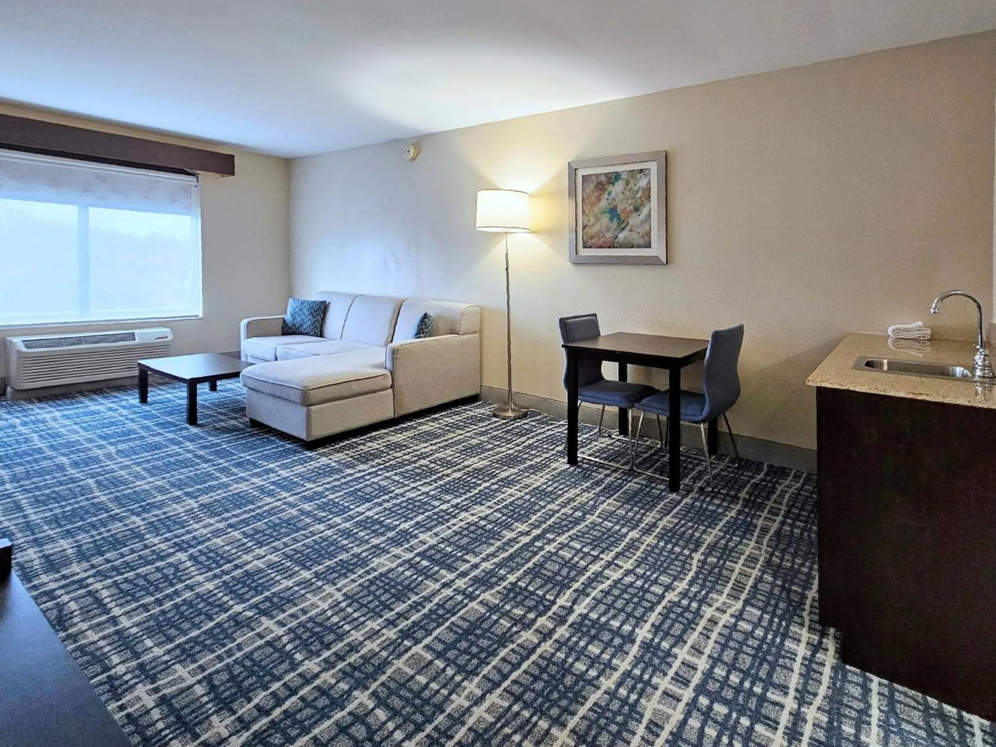 Photo of the whole room, Bed in Holiday Inn - Belcamp - Aberdeen Area by IHG