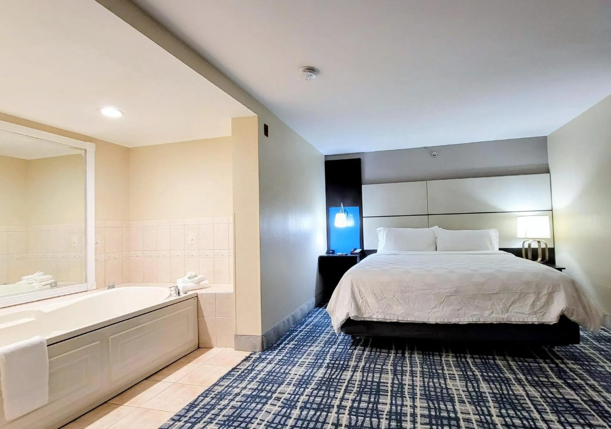 Photo of the whole room, Bed in Holiday Inn - Belcamp - Aberdeen Area by IHG