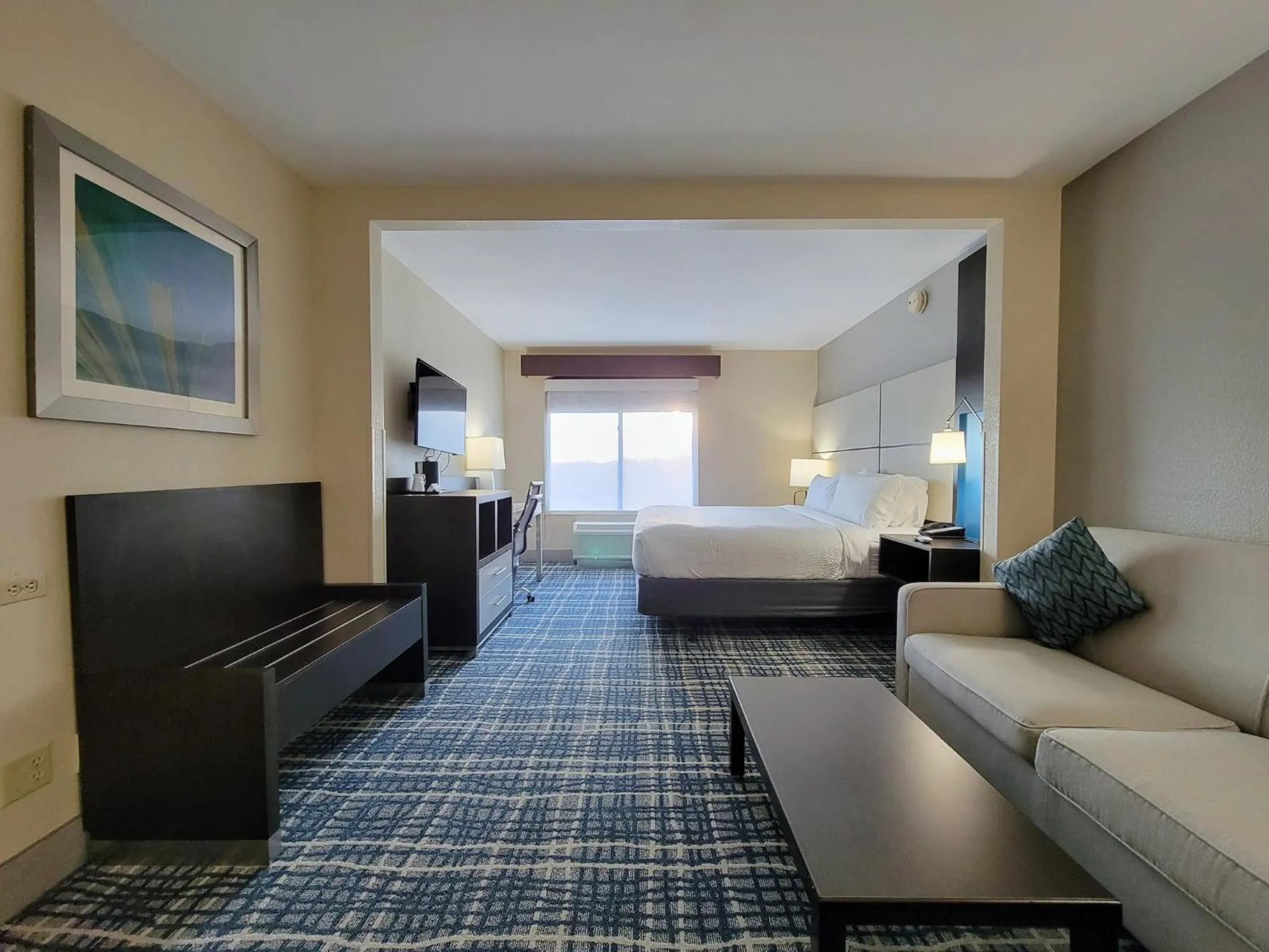 Photo of the whole room, Bed in Holiday Inn - Belcamp - Aberdeen Area by IHG