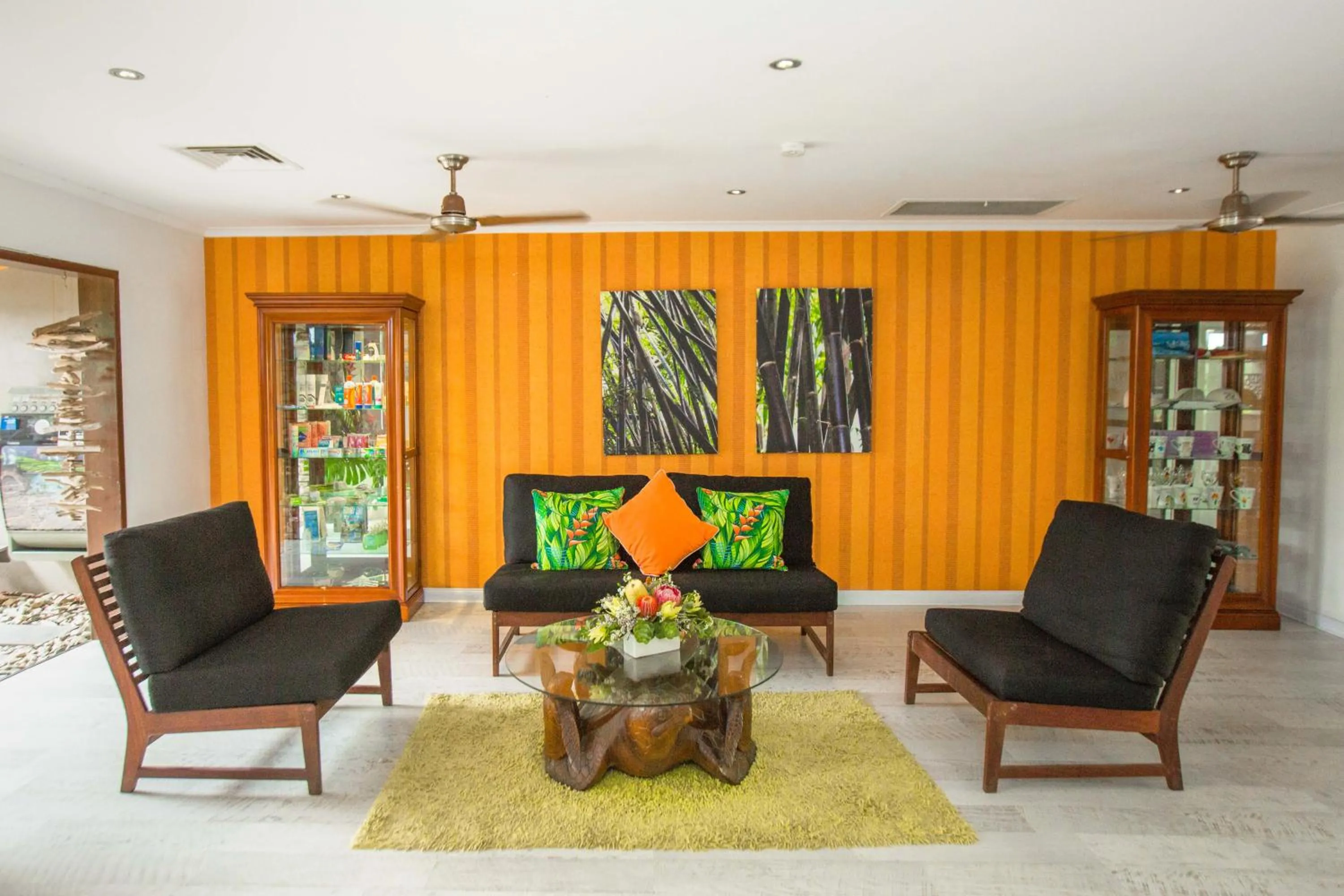 Lobby or reception in Turtle Cove Beach Resort - Adults Only LGBTQIA & Allies