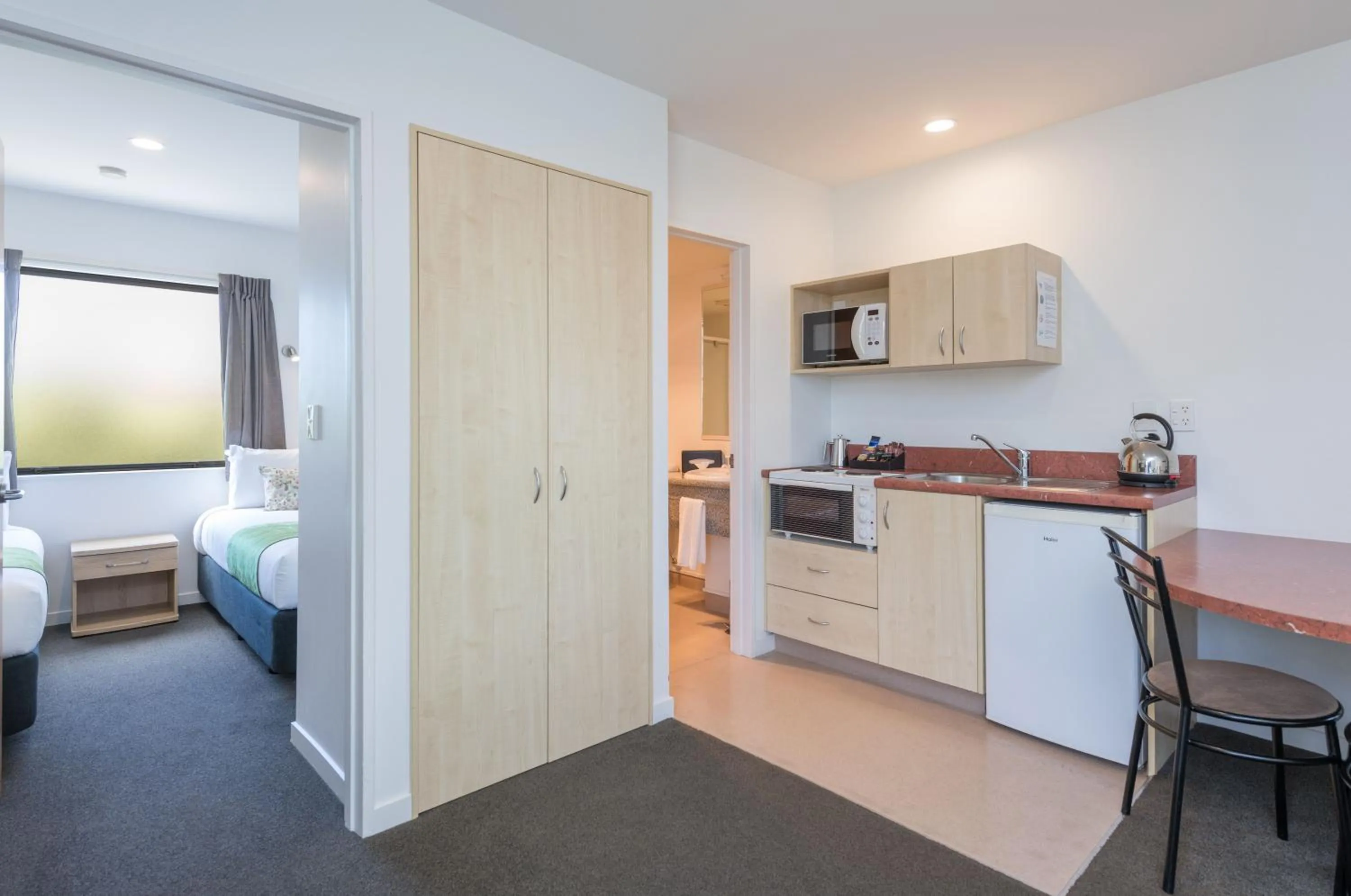 Coffee/tea facilities, Bed in Bella Vista Nelson