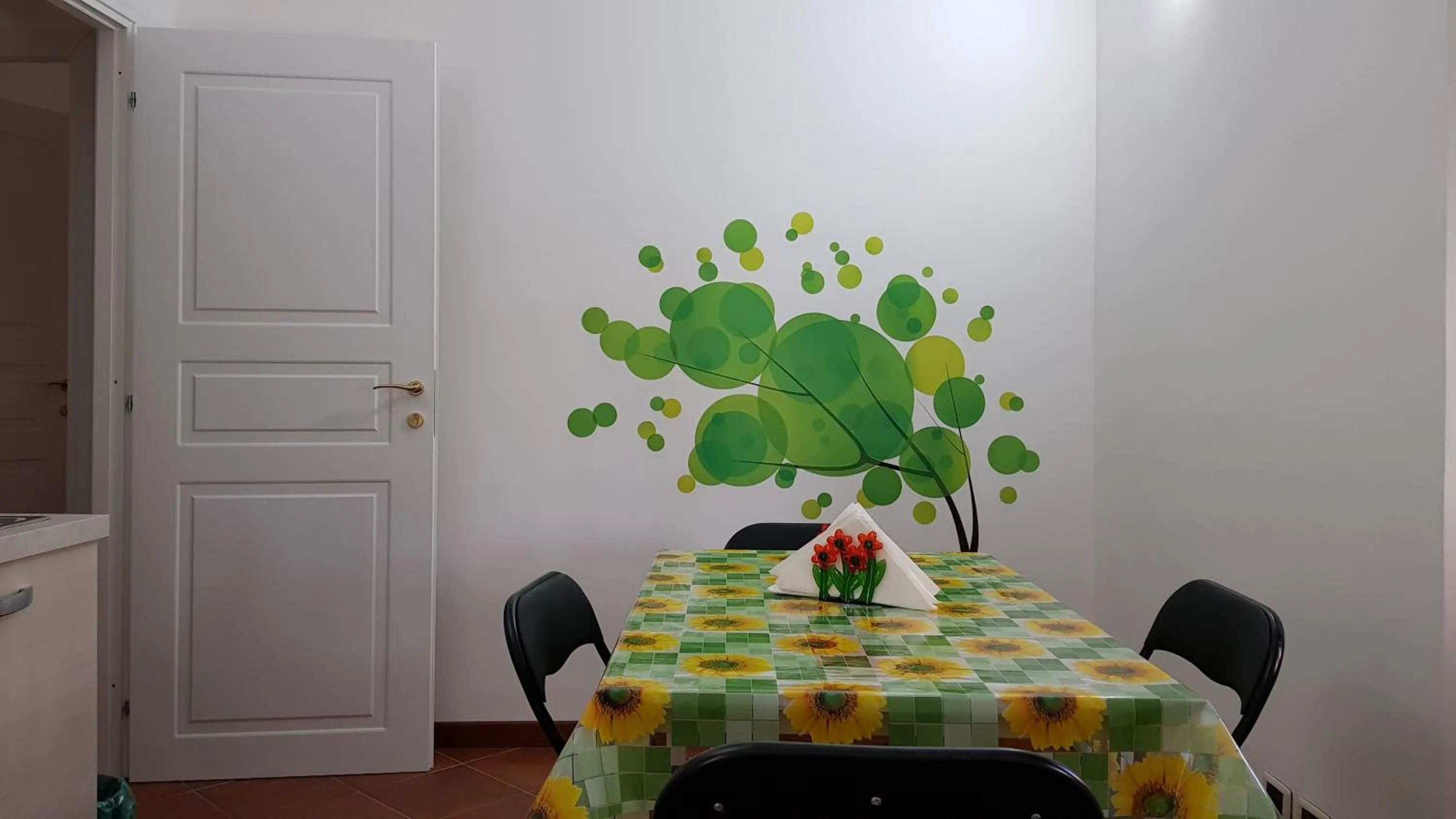Kitchen or kitchenette in Il Giardino dei Limoni Room & Apartments