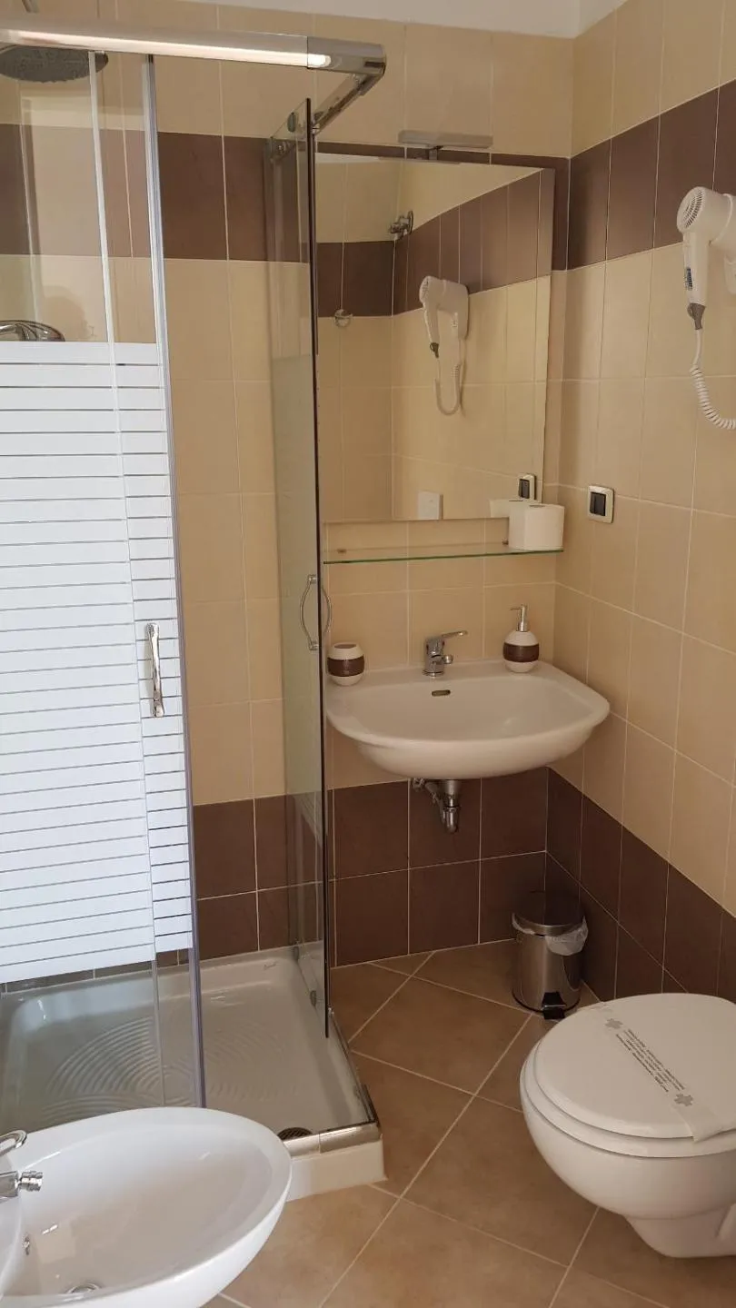 Bathroom in Il Giardino dei Limoni Room & Apartments
