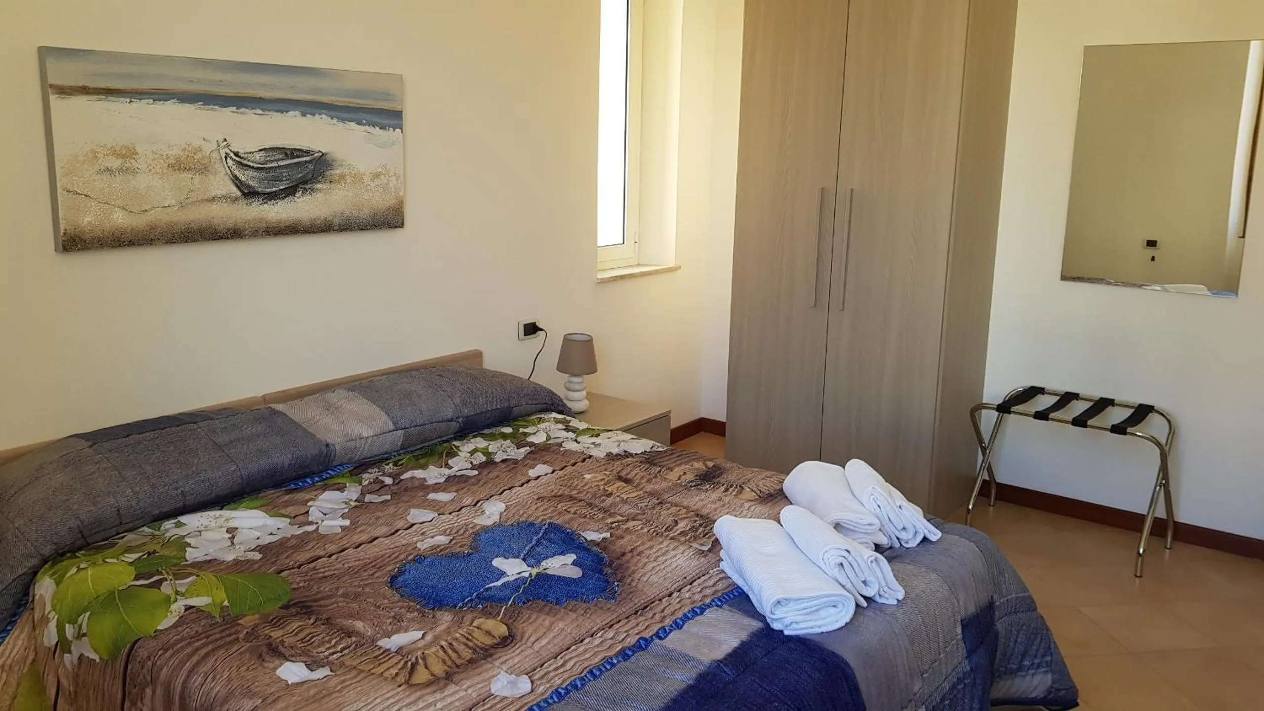 Photo of the whole room, Bed in Il Giardino dei Limoni Room & Apartments