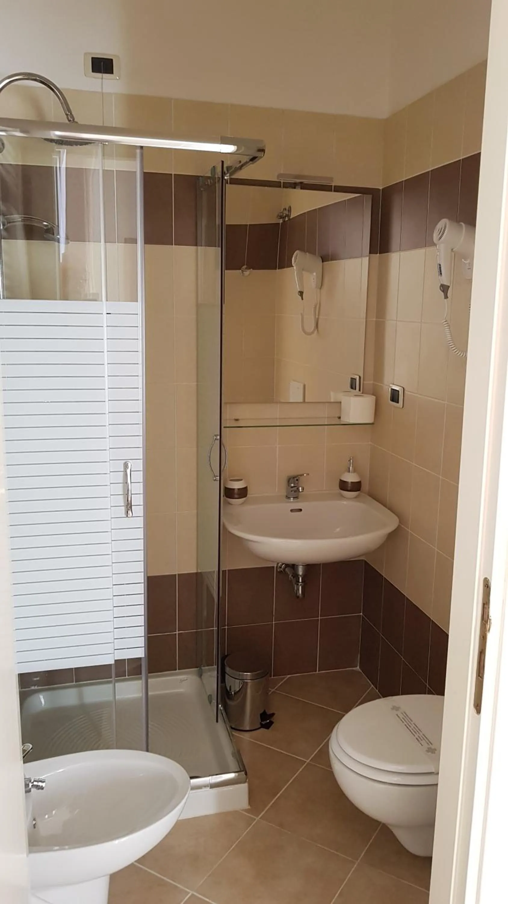 Shower in Il Giardino dei Limoni Room & Apartments