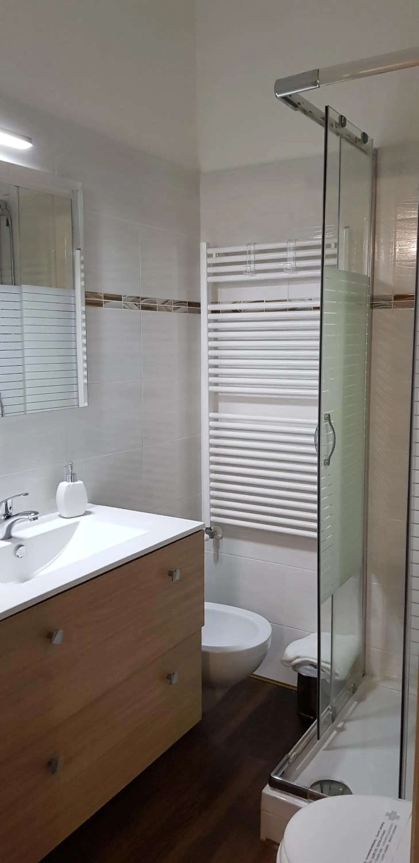 Shower in Il Giardino dei Limoni Room & Apartments
