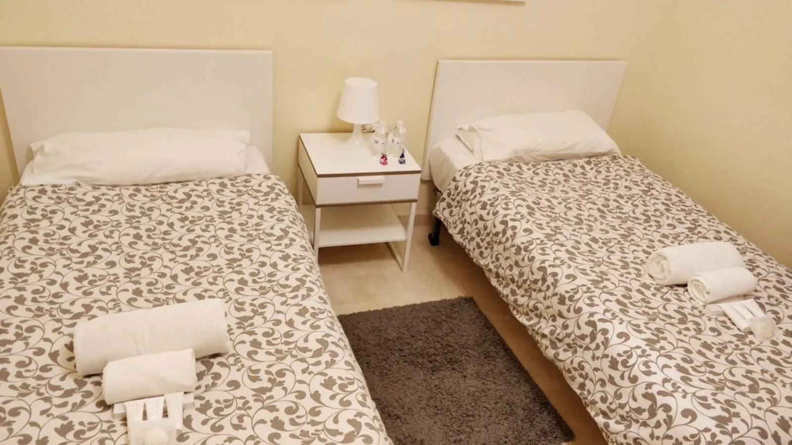 Bed in Carretería Center Apartments