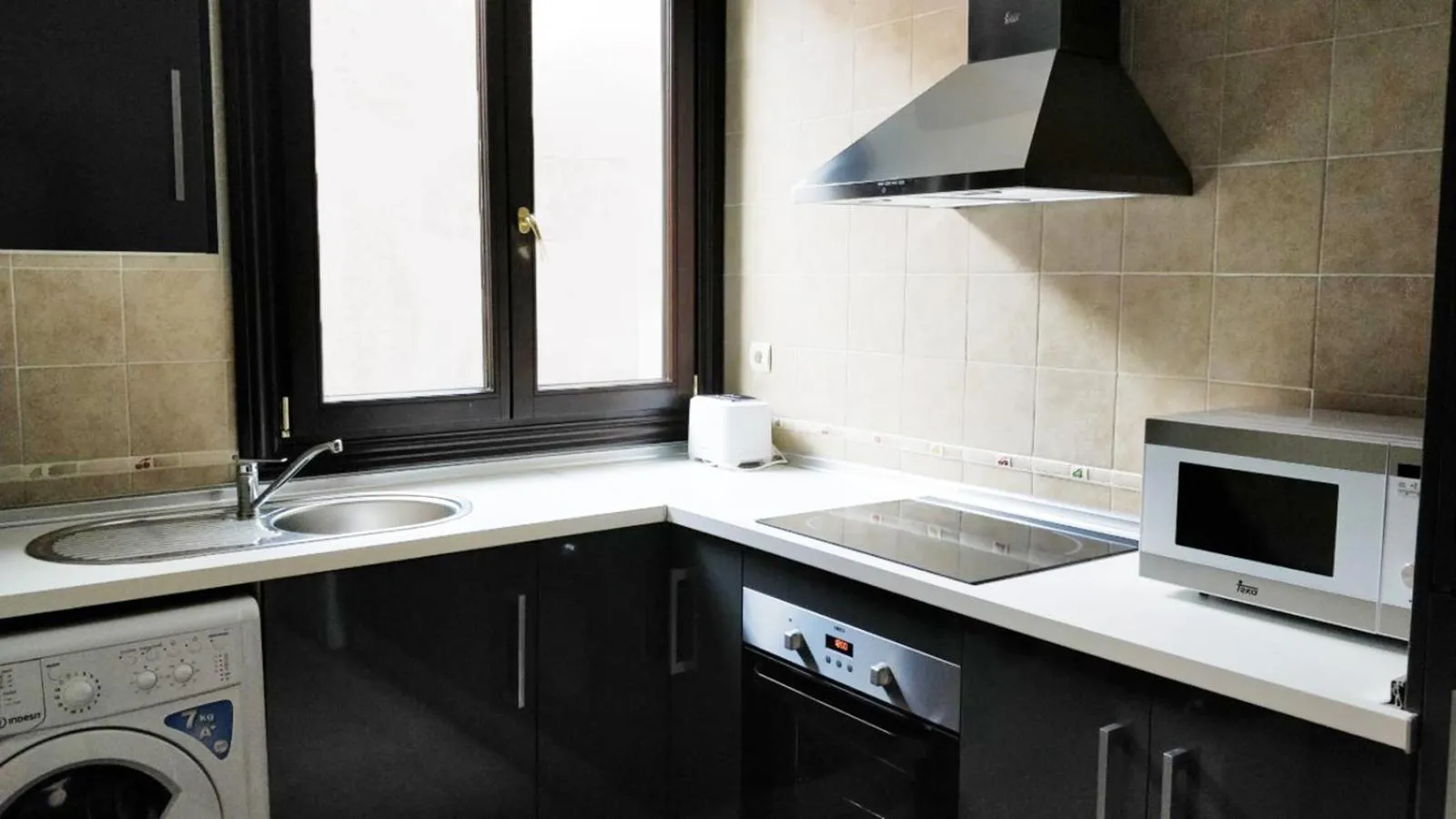 Kitchen or kitchenette in Carretería Center Apartments