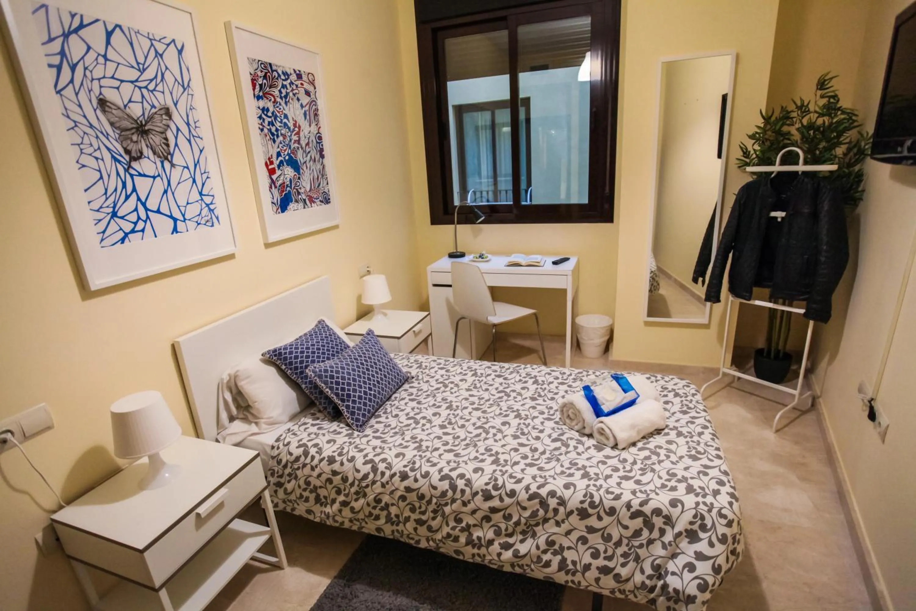 Bed in Carretería Center Apartments