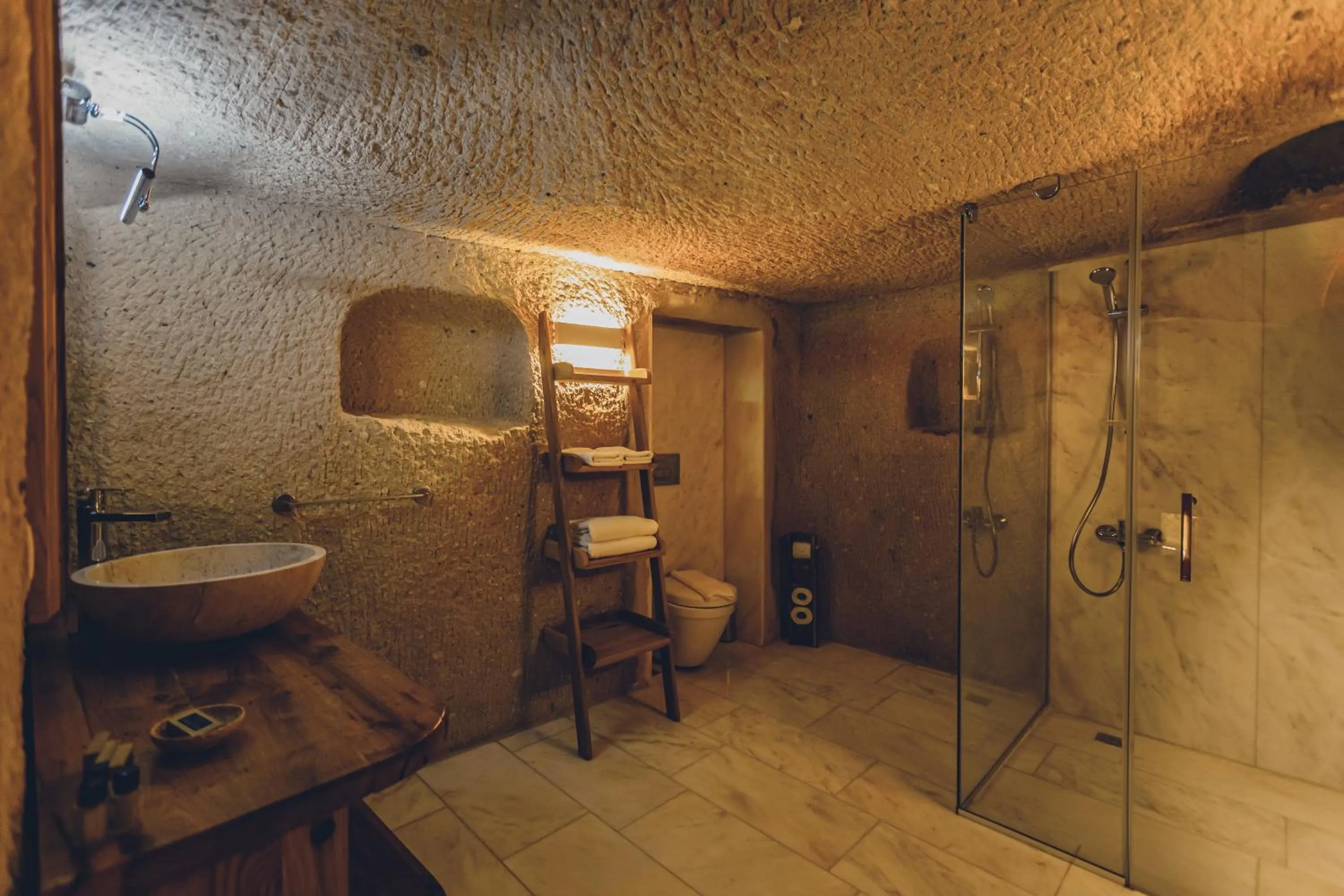 Shower in La maison de Şişik