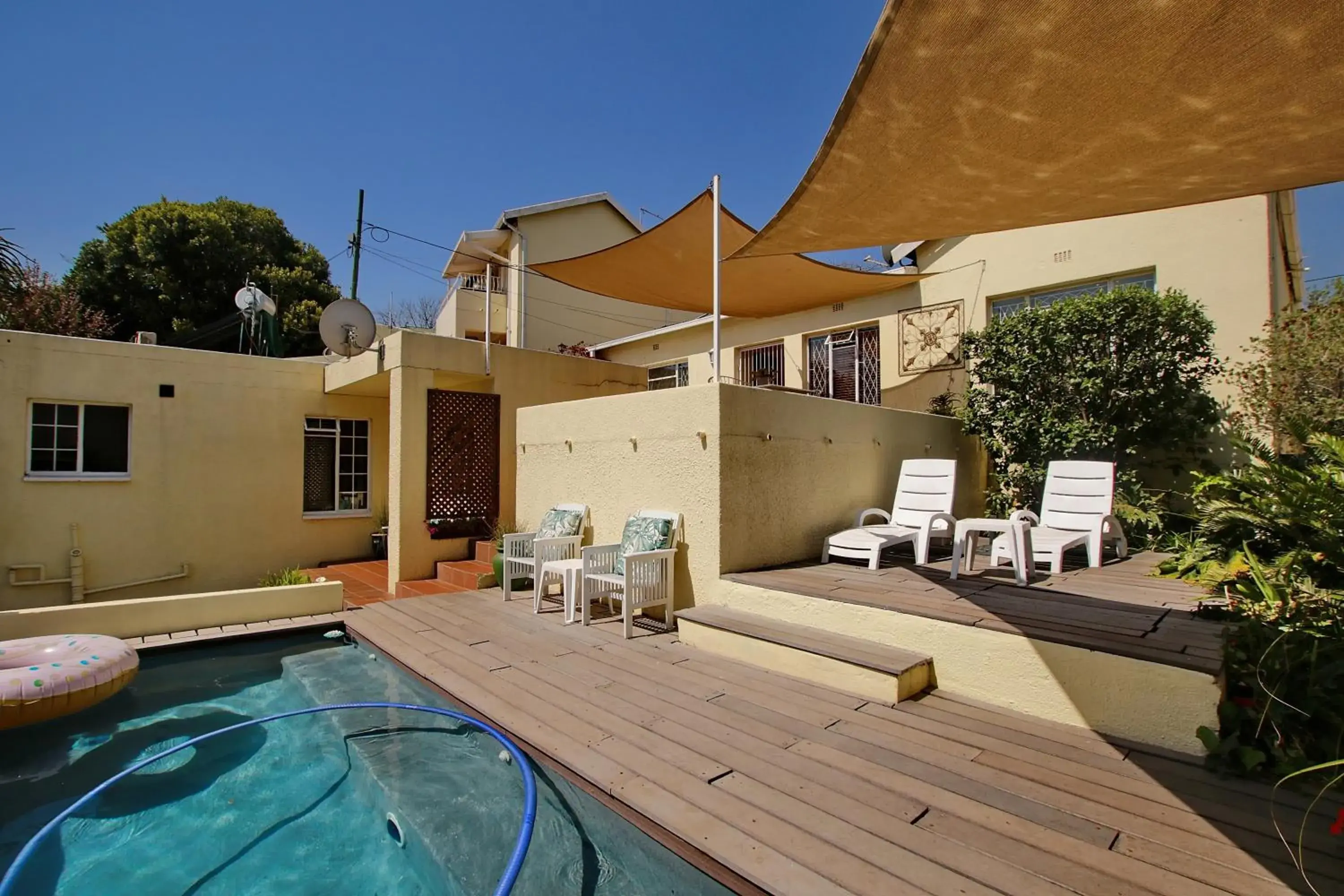 Pool view in Arum Place Guest House Pool view in Arum Place Guest House