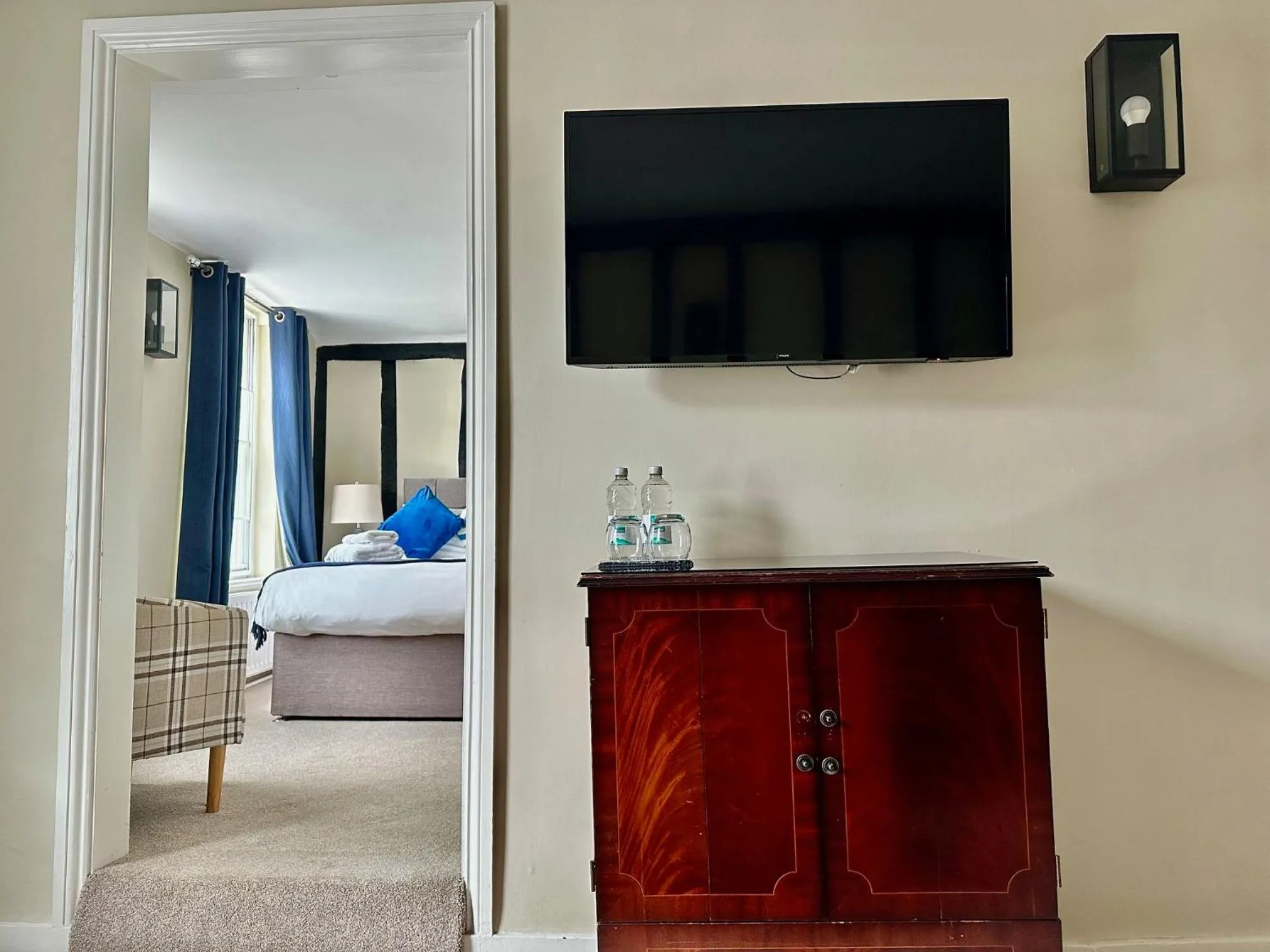 Communal lounge/ TV room, Bed in The Angel Posting House & Livery