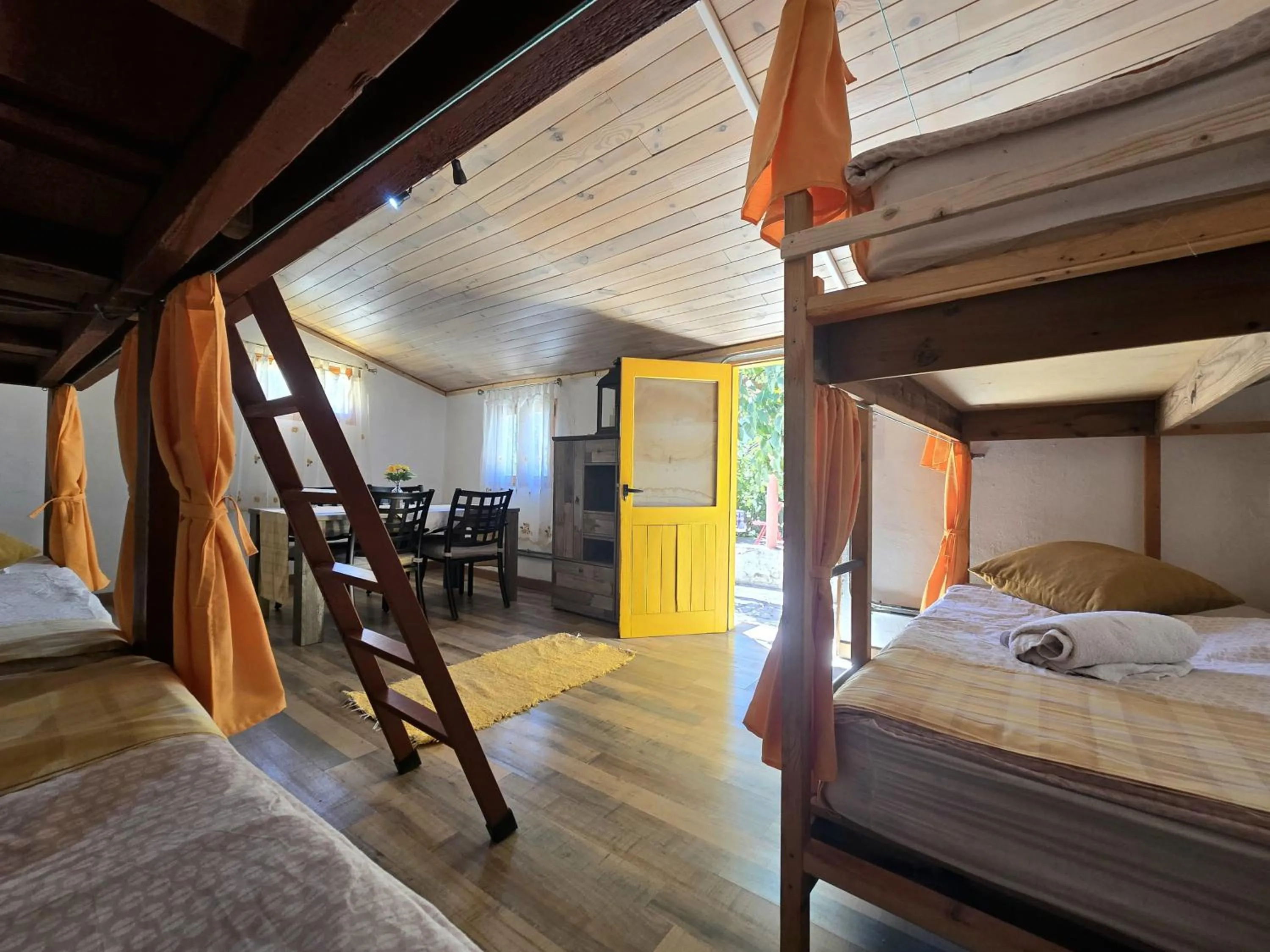 Bed in 6-Bed Mixed Dormitory Room in Mountain Hostel&House Finca La Isa by Rose