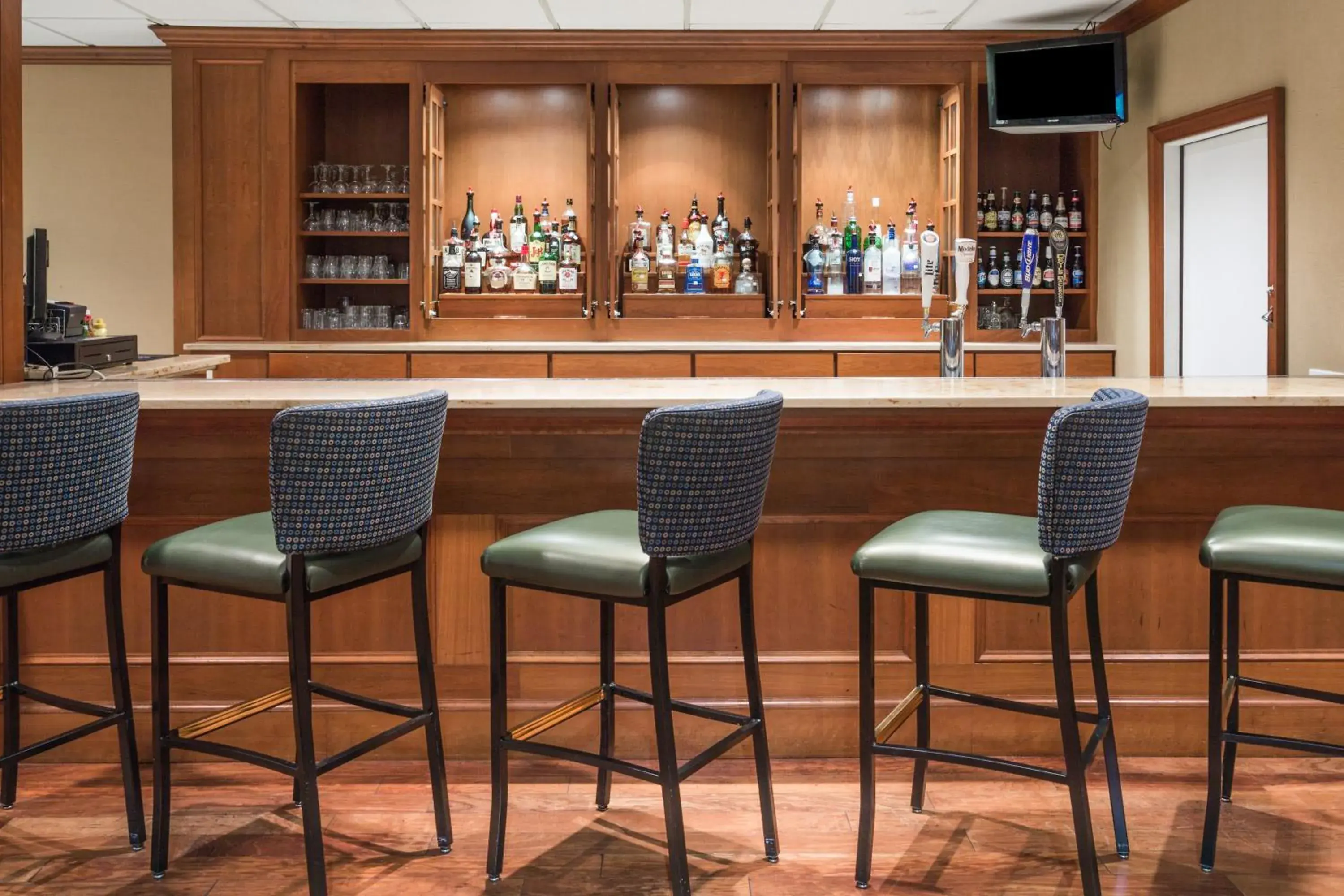 Lounge or bar in Wyndham Garden Manassas Lounge or bar in Wyndham Garden Manassas