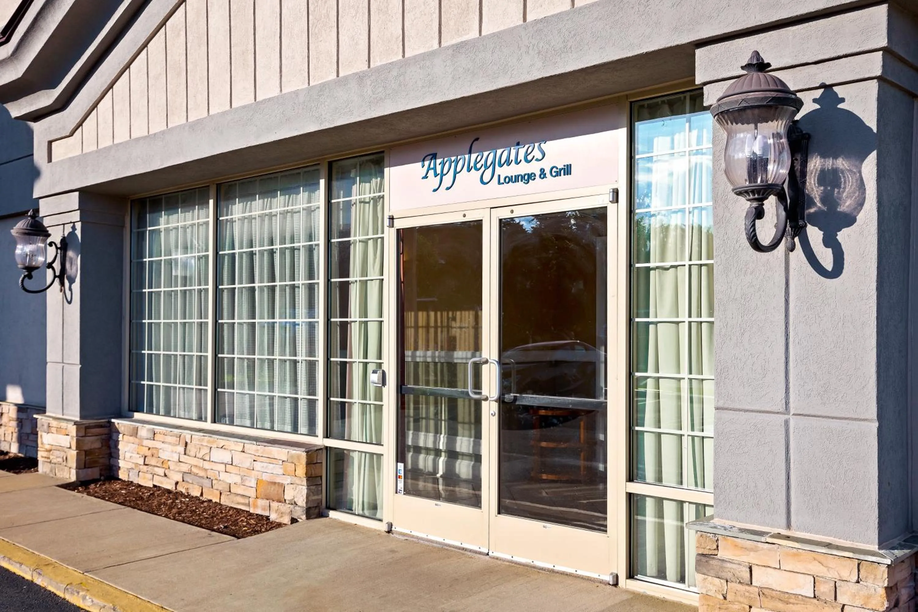 Restaurant/places to eat in Wyndham Garden Manassas