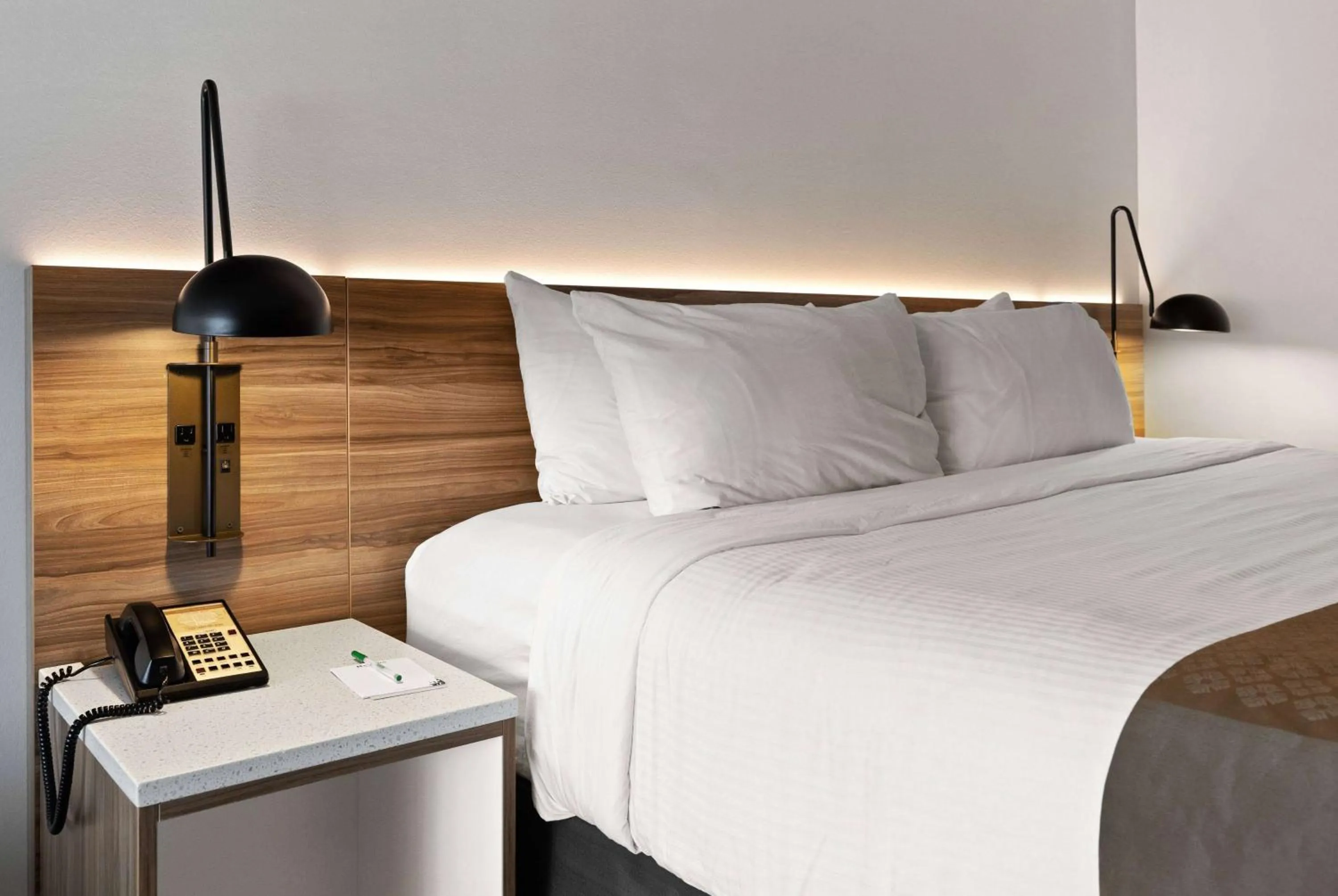 Photo of the whole room, Bed in Wyndham Garden Manassas