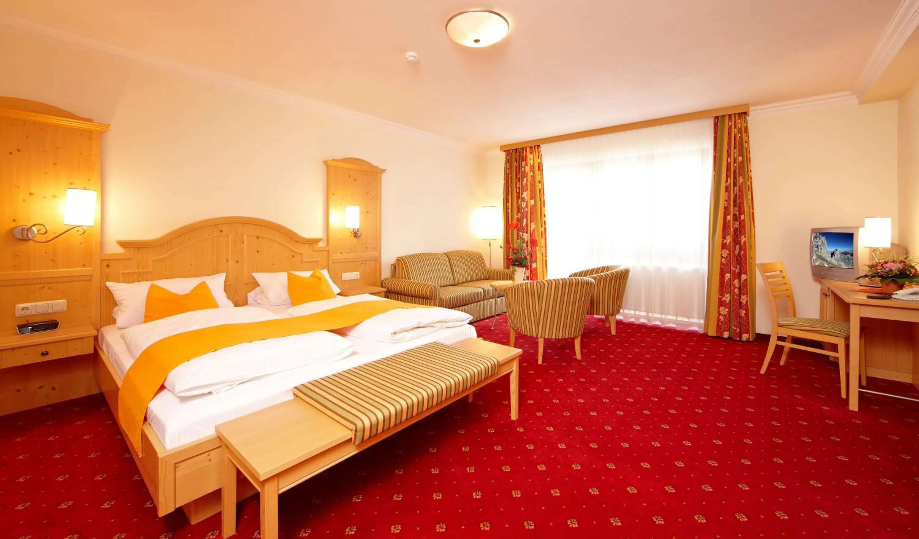 Photo of the whole room, Bed in Alpenhotel Rieger