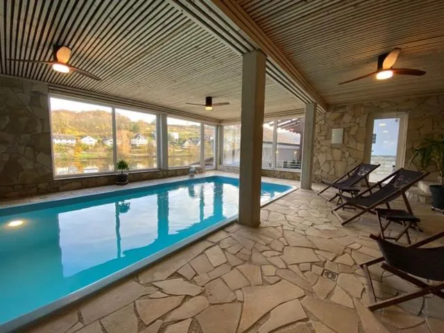 Swimming pool in Hotel Roter Kater