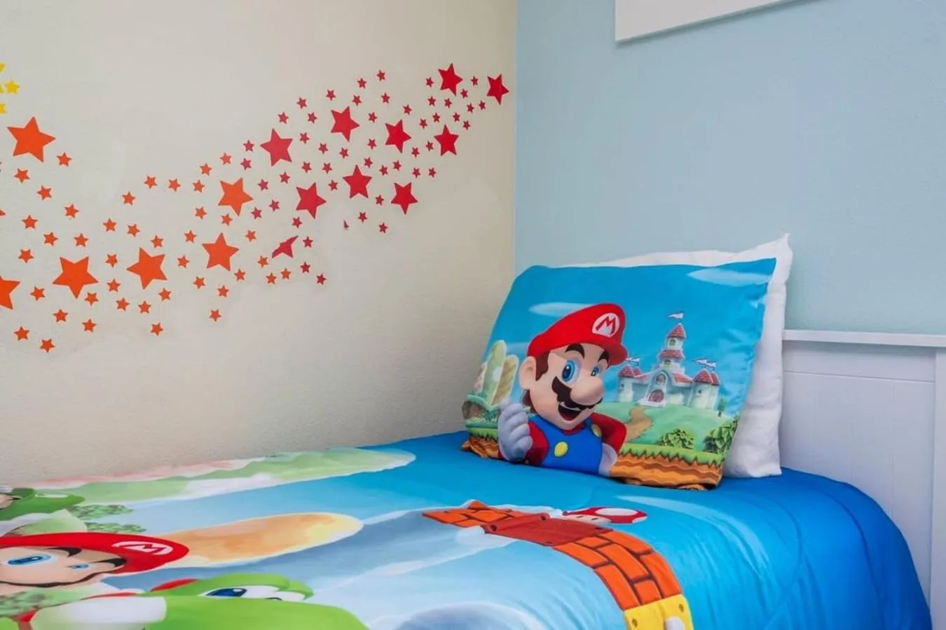 Bed in Five Bedrooms TownHome with Pool 4849