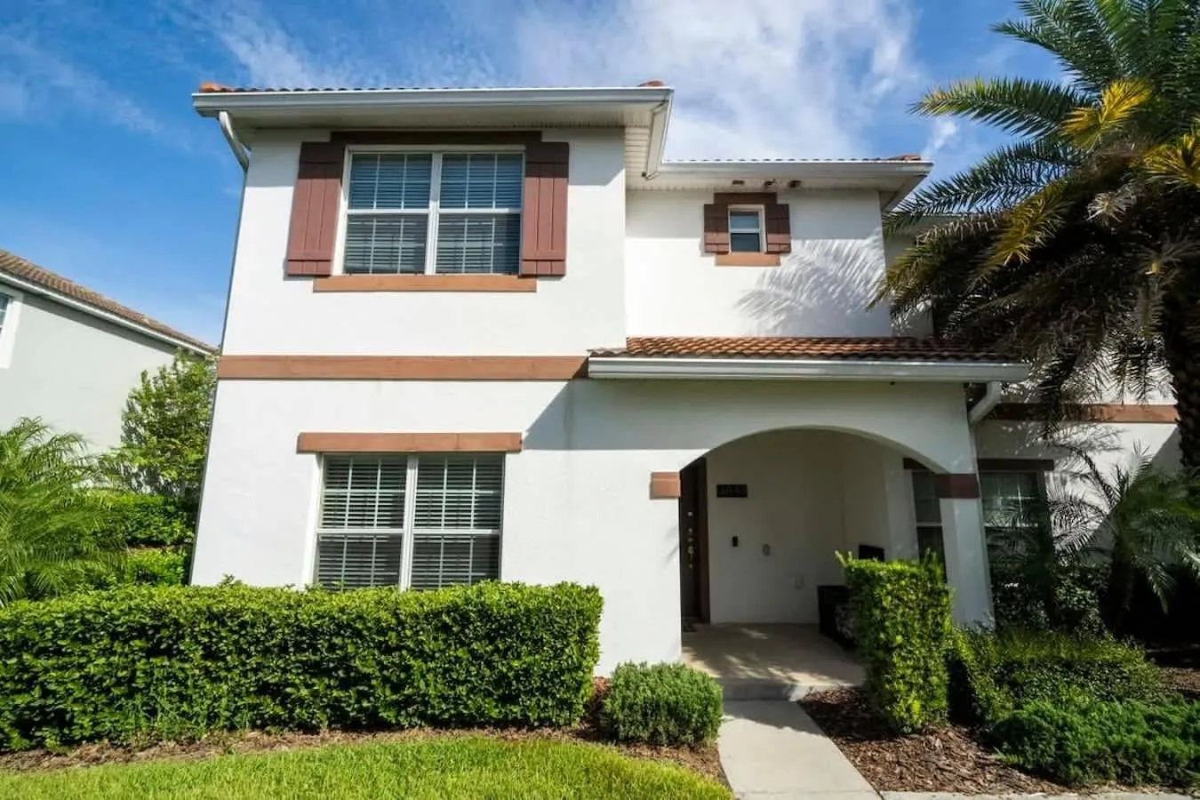 Property building in Five Bedrooms TownHome with Pool 4849