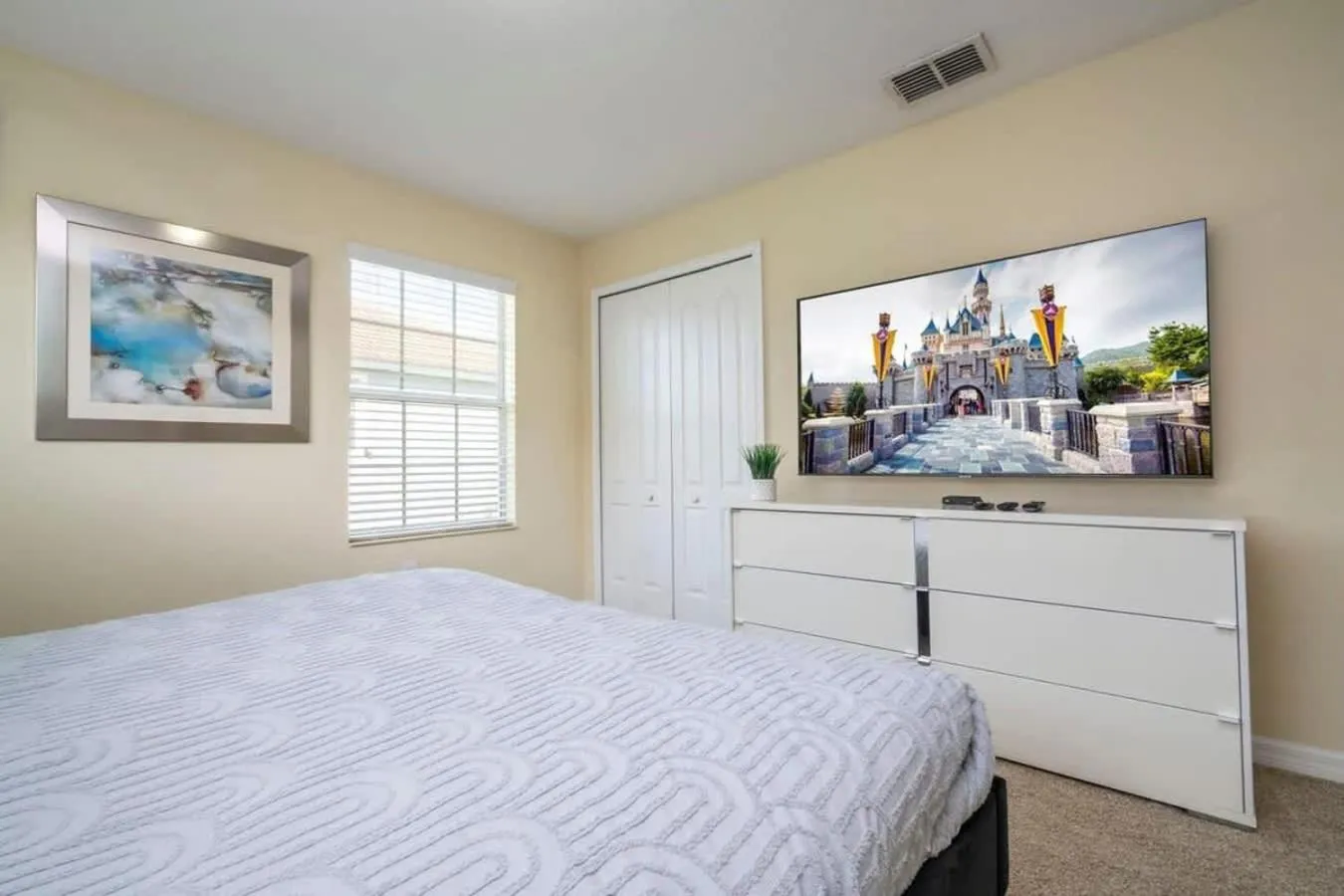 Bed in Five Bedrooms TownHome with Pool 4849