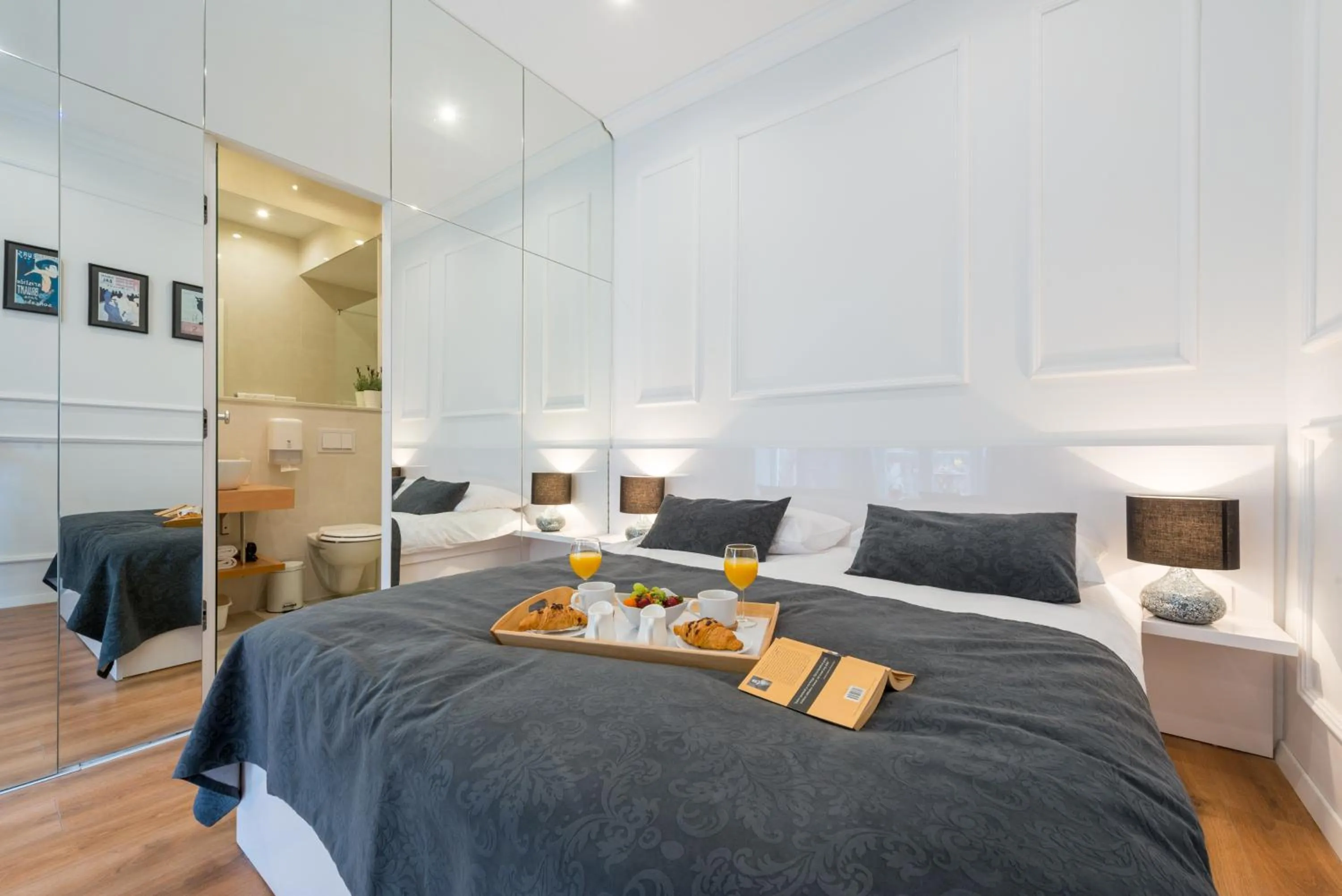 Bedroom, Bed in Scalini Palace