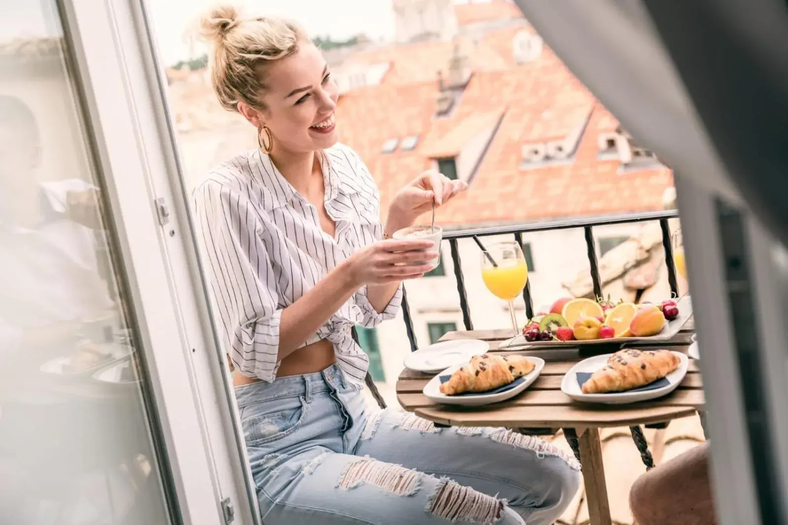 Food and drinks in Scalini Palace Food and drinks in Scalini Palace