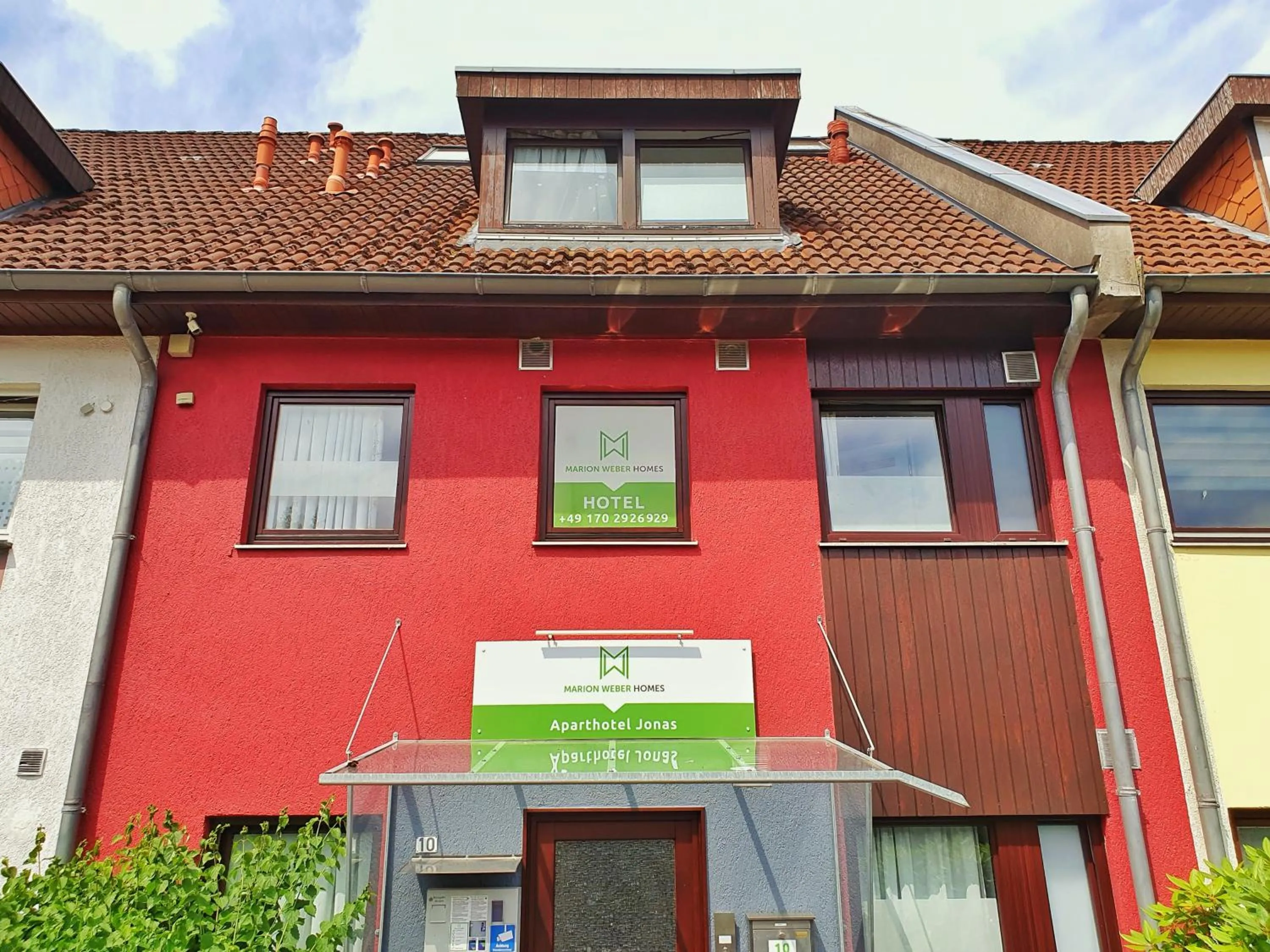 Property building in Aparthotel Jonas