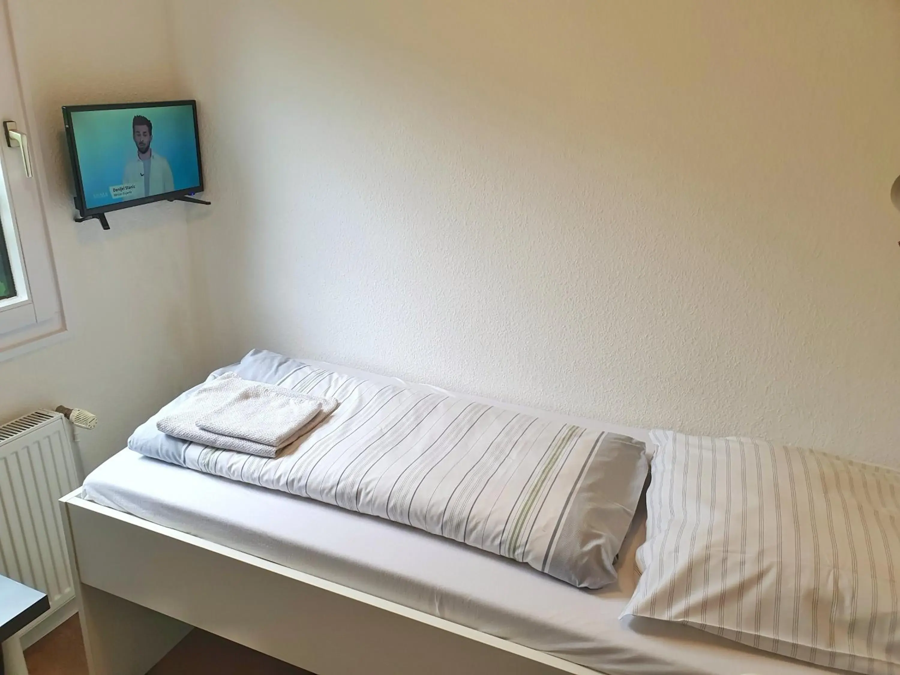 Single Room with Private External Bathroom in Aparthotel Jonas Single Room with Private External Bathroom in Aparthotel Jonas